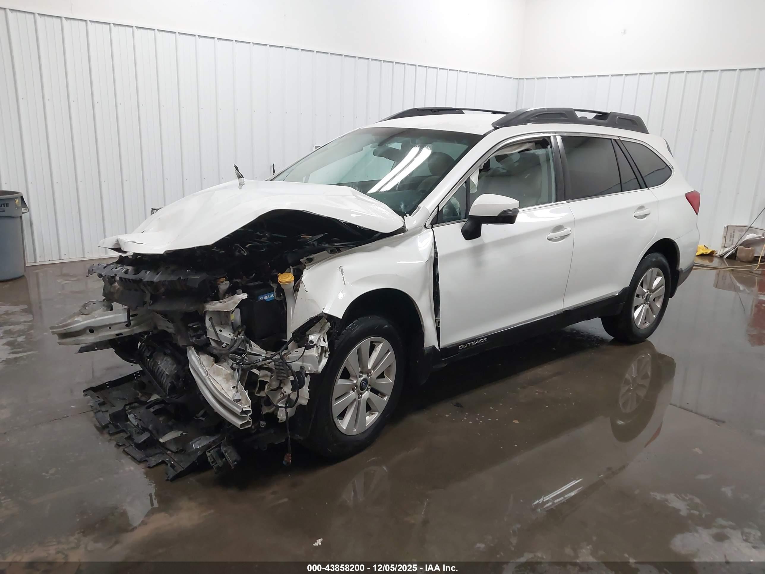 SUBARU OUTBACK image 2