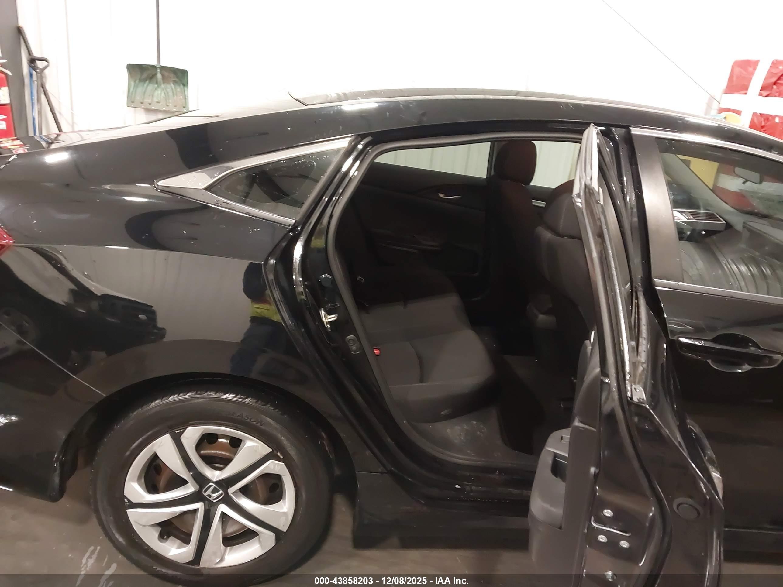 HONDA CIVIC image 8