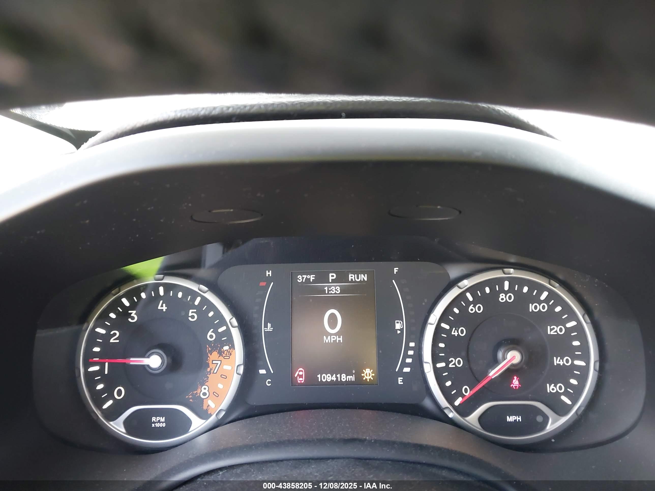 JEEP RENEGADE image 7