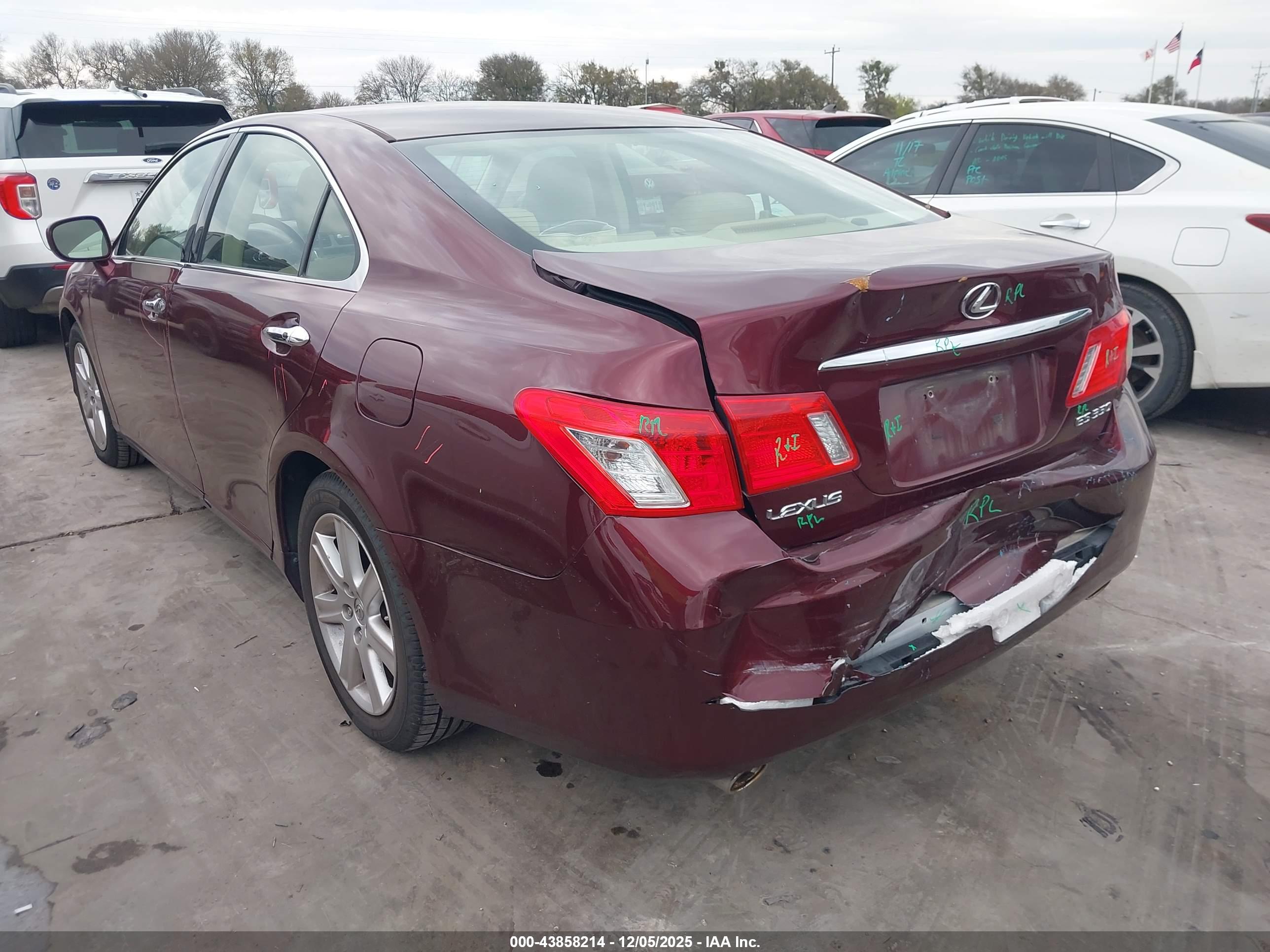 LEXUS ES image 3
