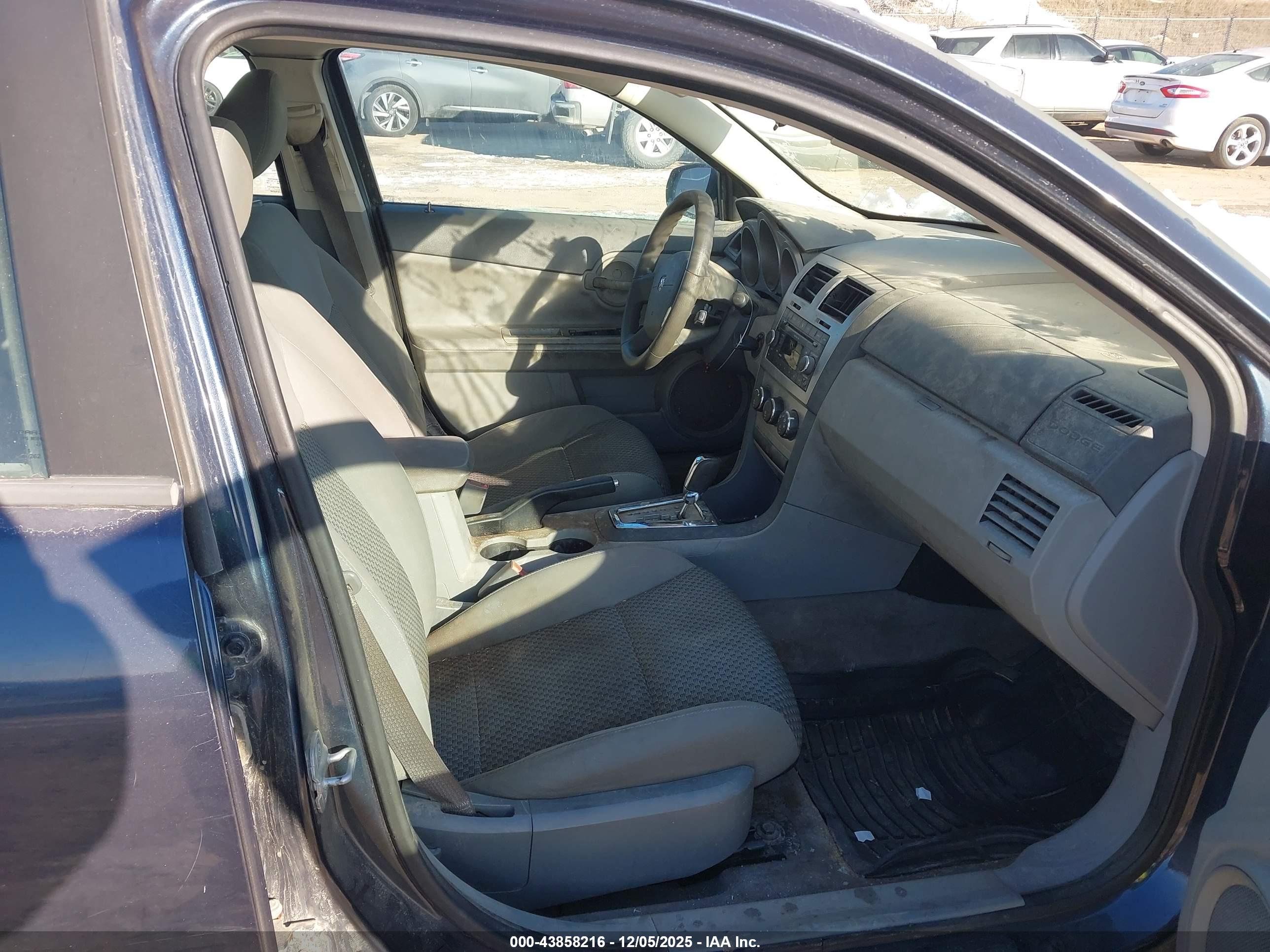 DODGE AVENGER image 5