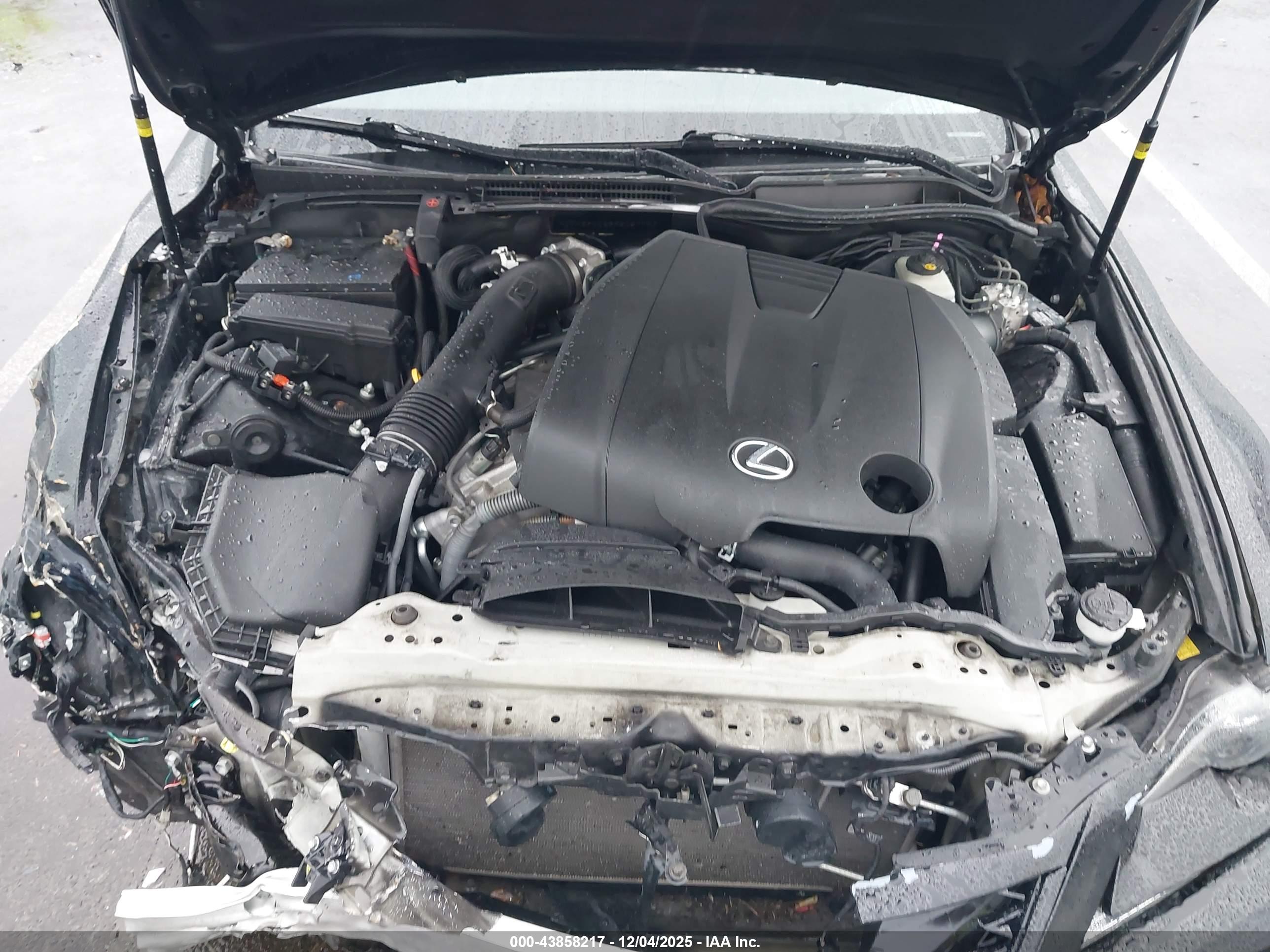 LEXUS IS image 10