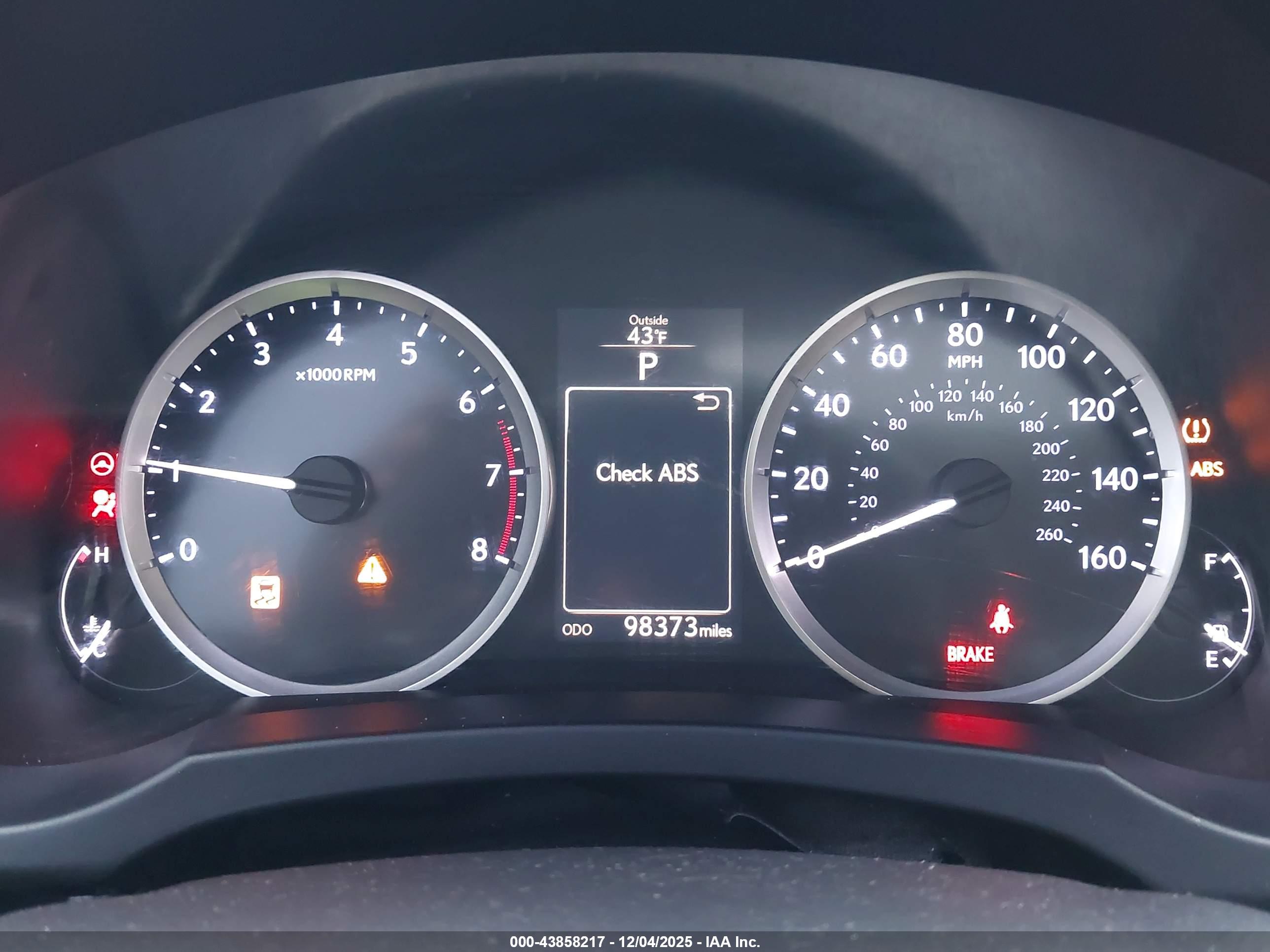 LEXUS IS image 7