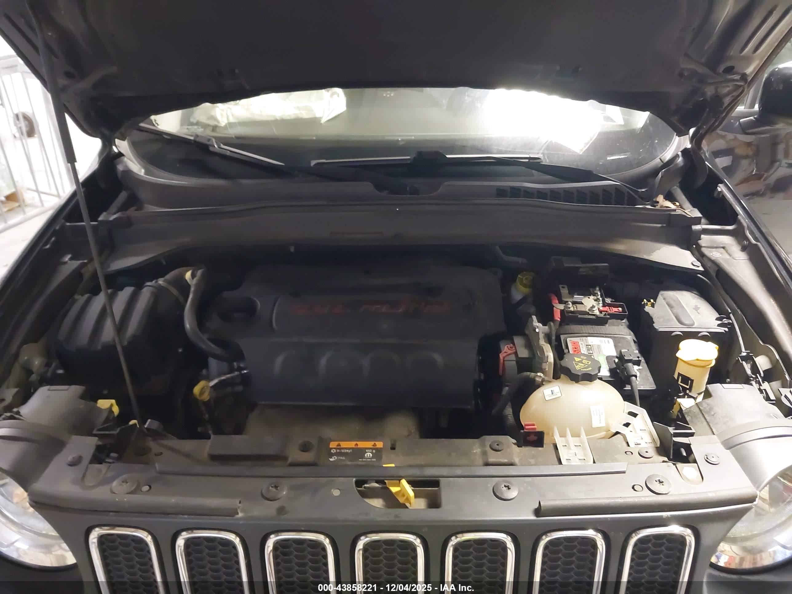JEEP RENEGADE image 10