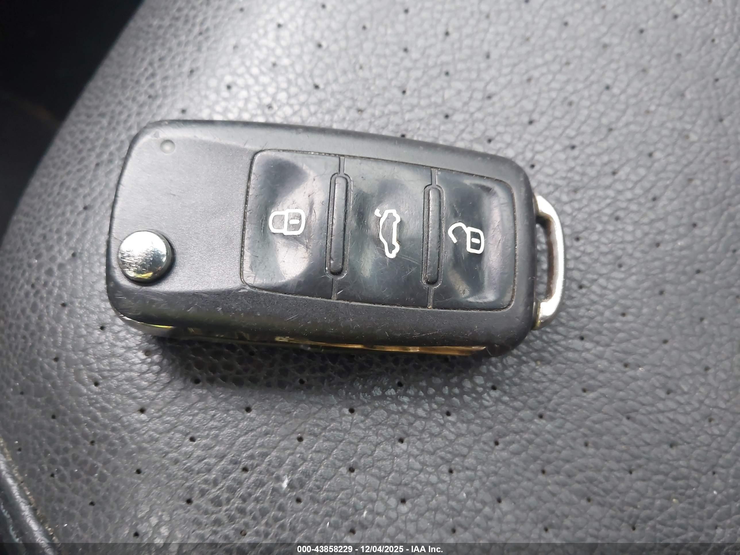 VOLKSWAGEN JETTA image 11