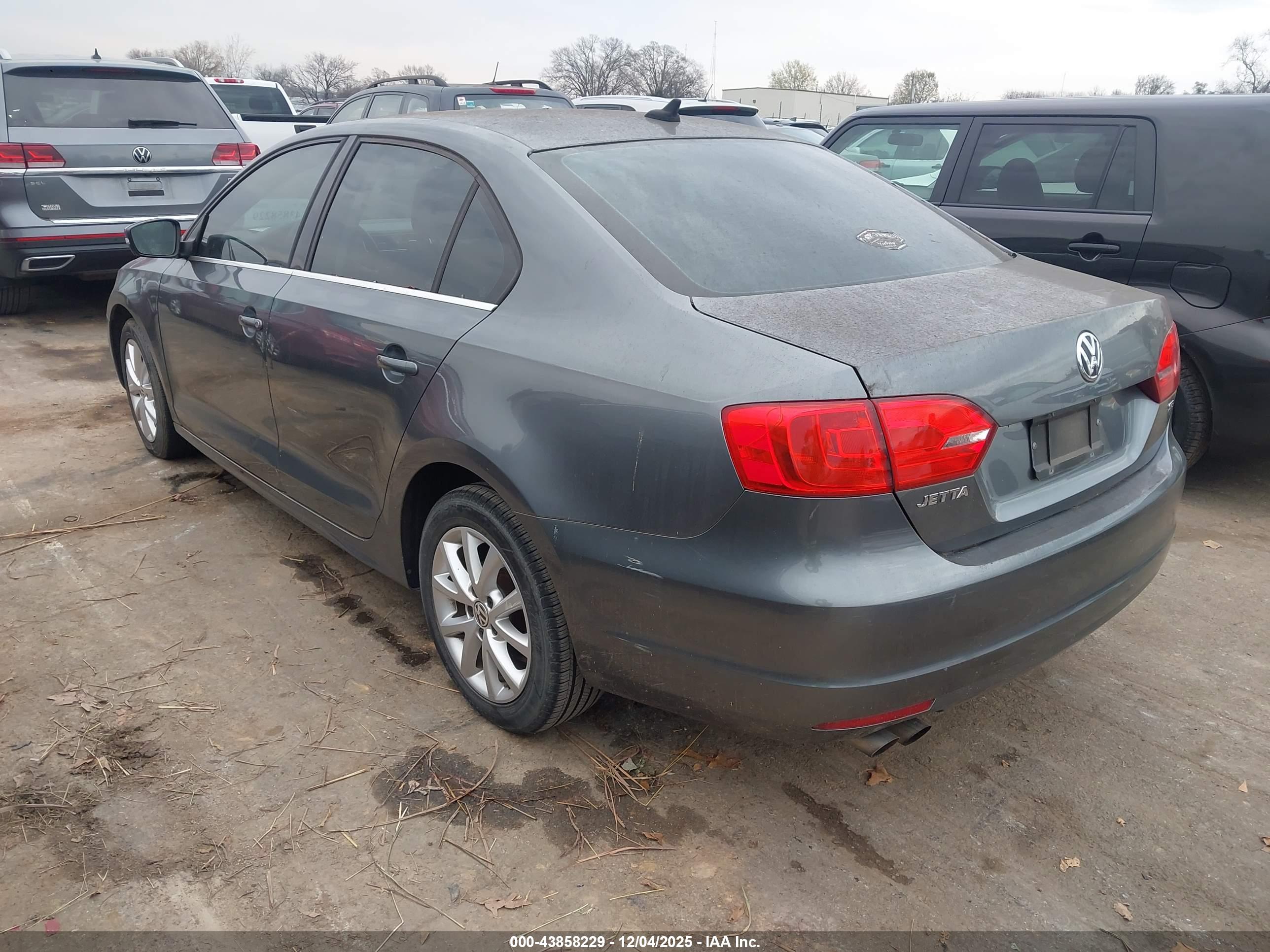 VOLKSWAGEN JETTA image 3