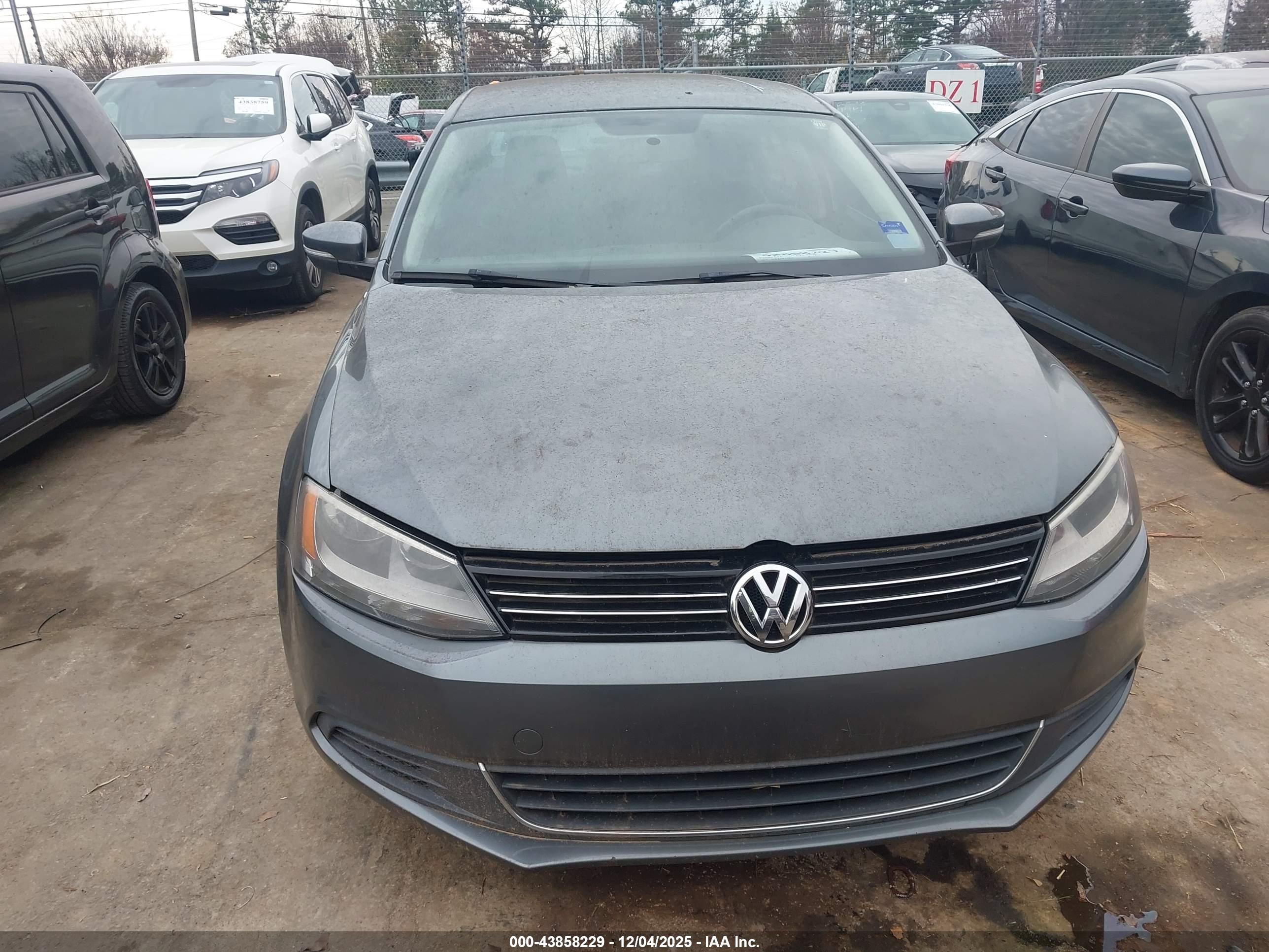 VOLKSWAGEN JETTA image 6