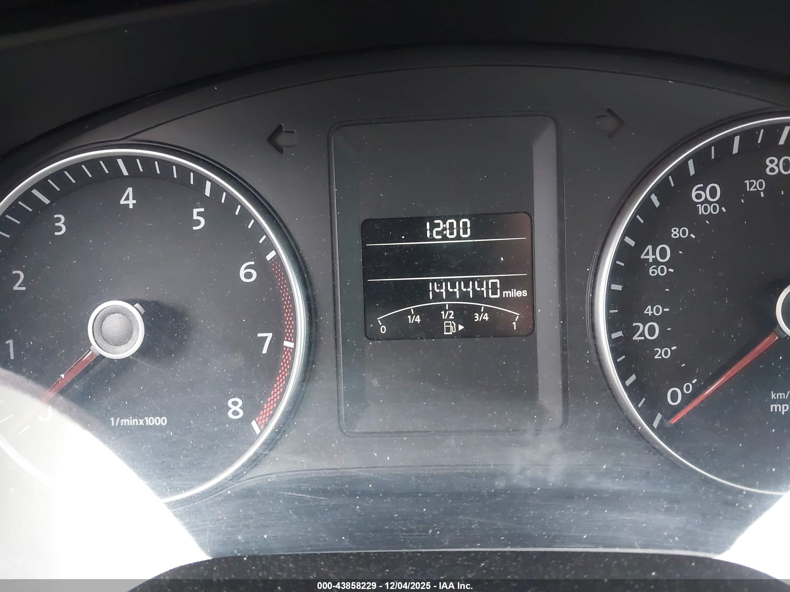 VOLKSWAGEN JETTA image 7