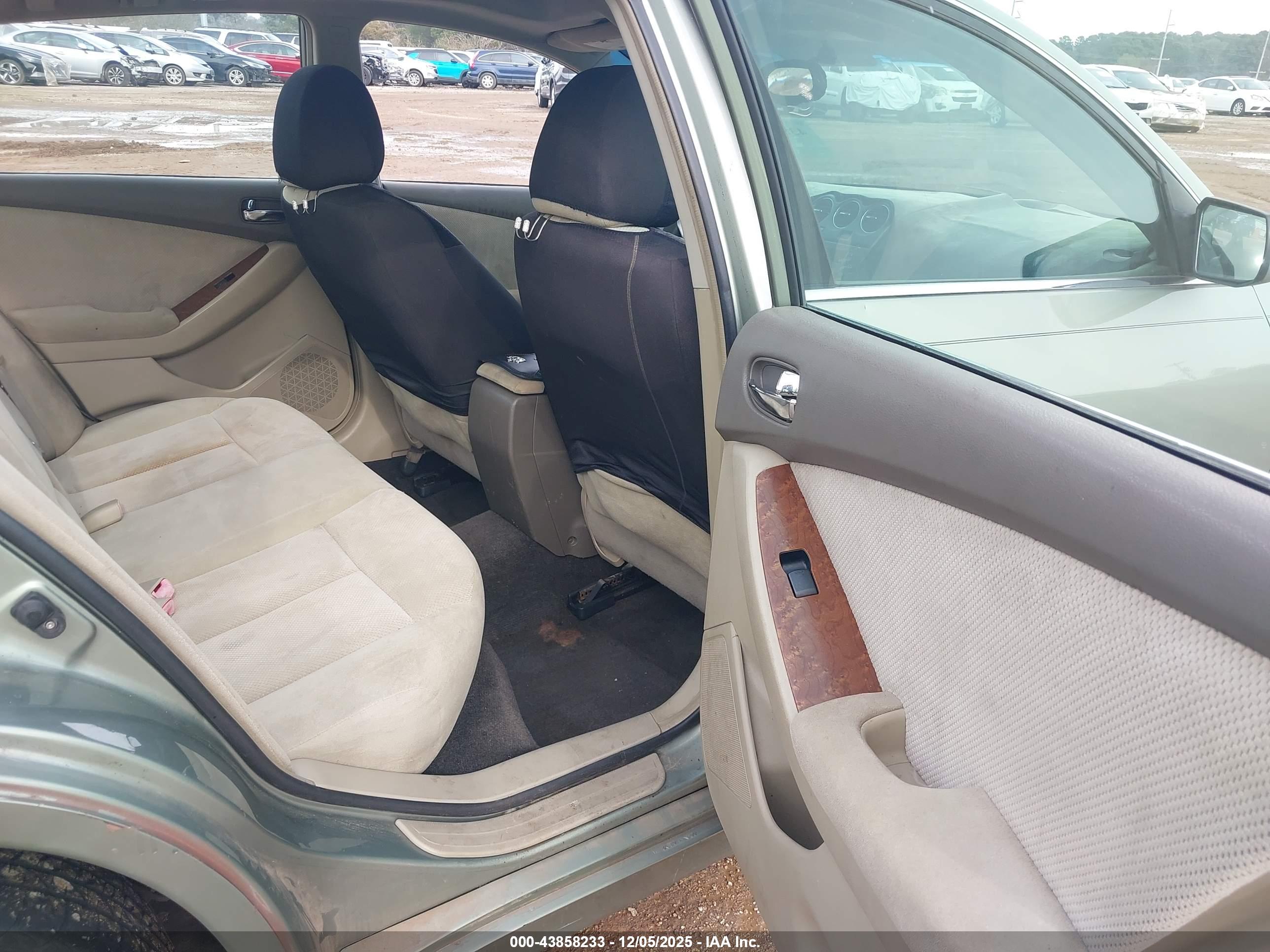 NISSAN ALTIMA image 8