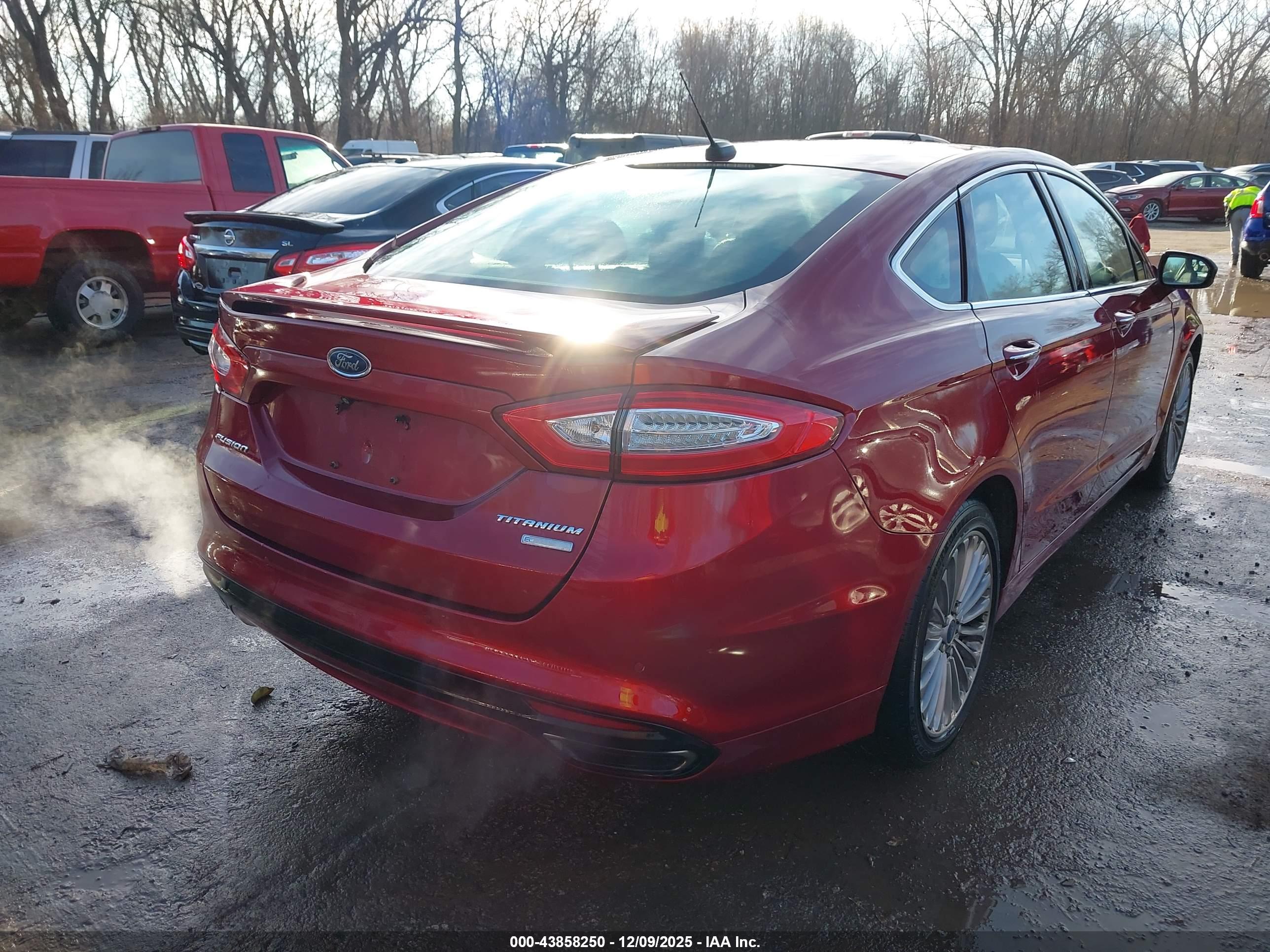 FORD FUSION image 4