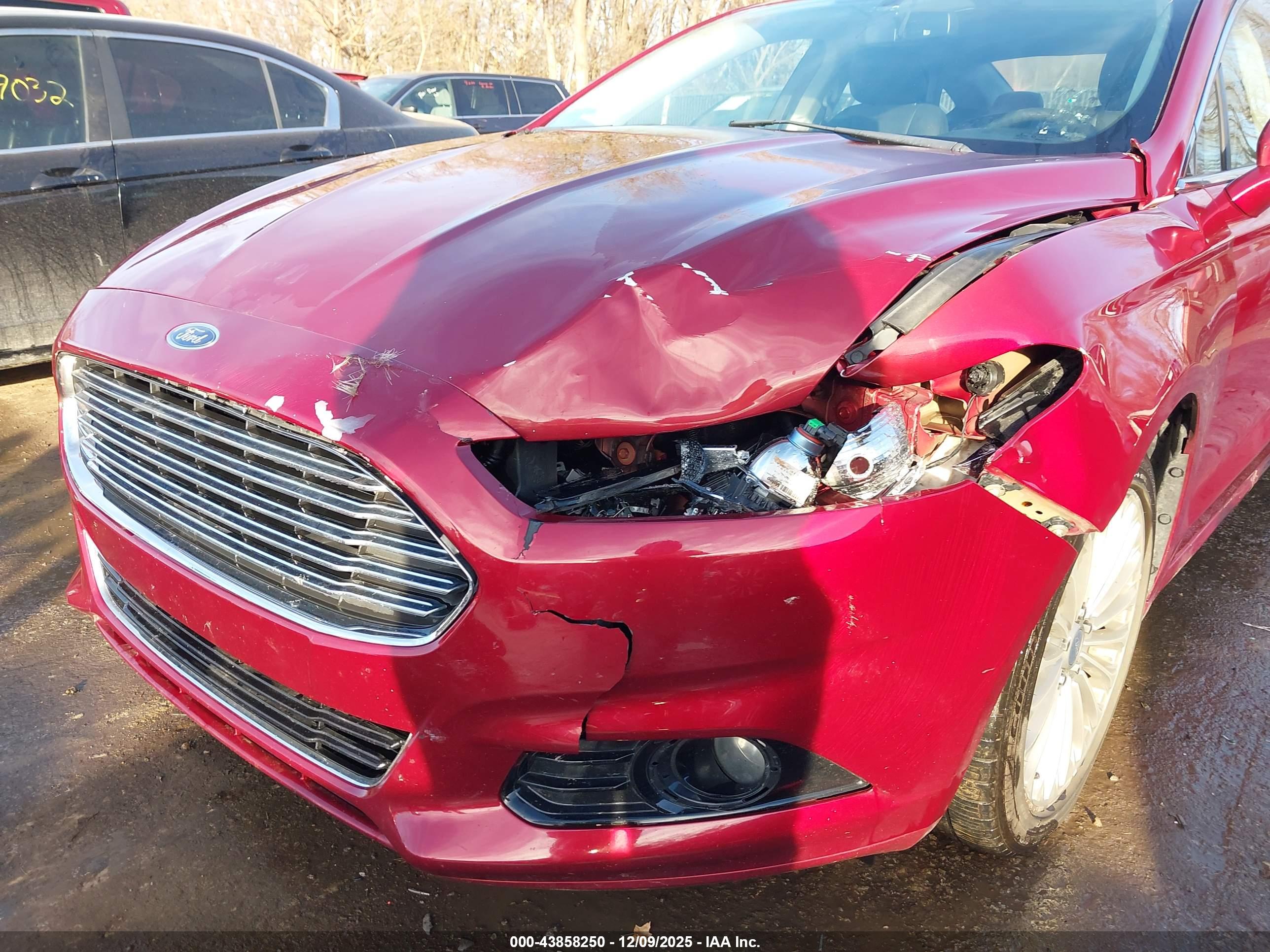 FORD FUSION image 6