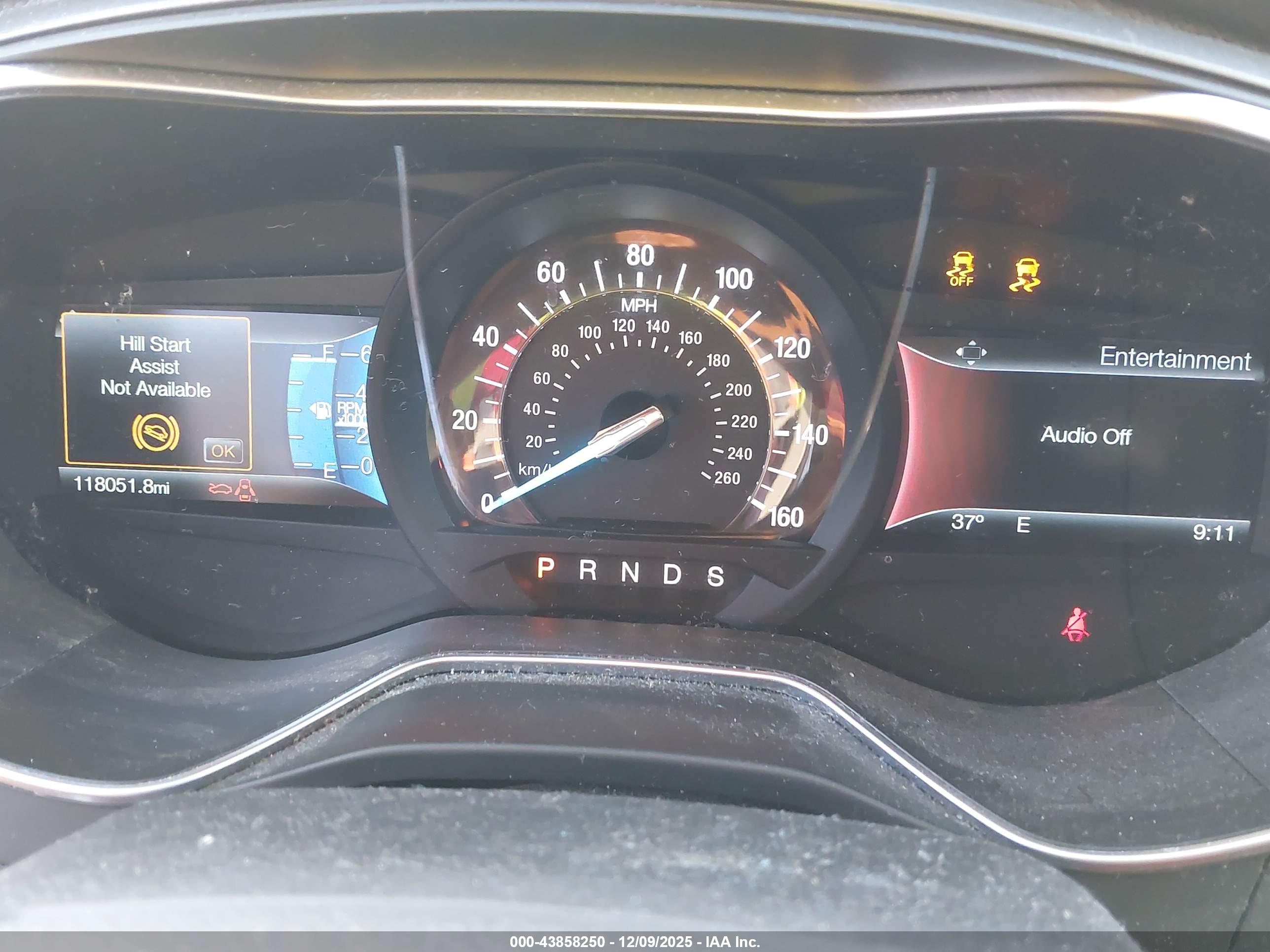 FORD FUSION image 7