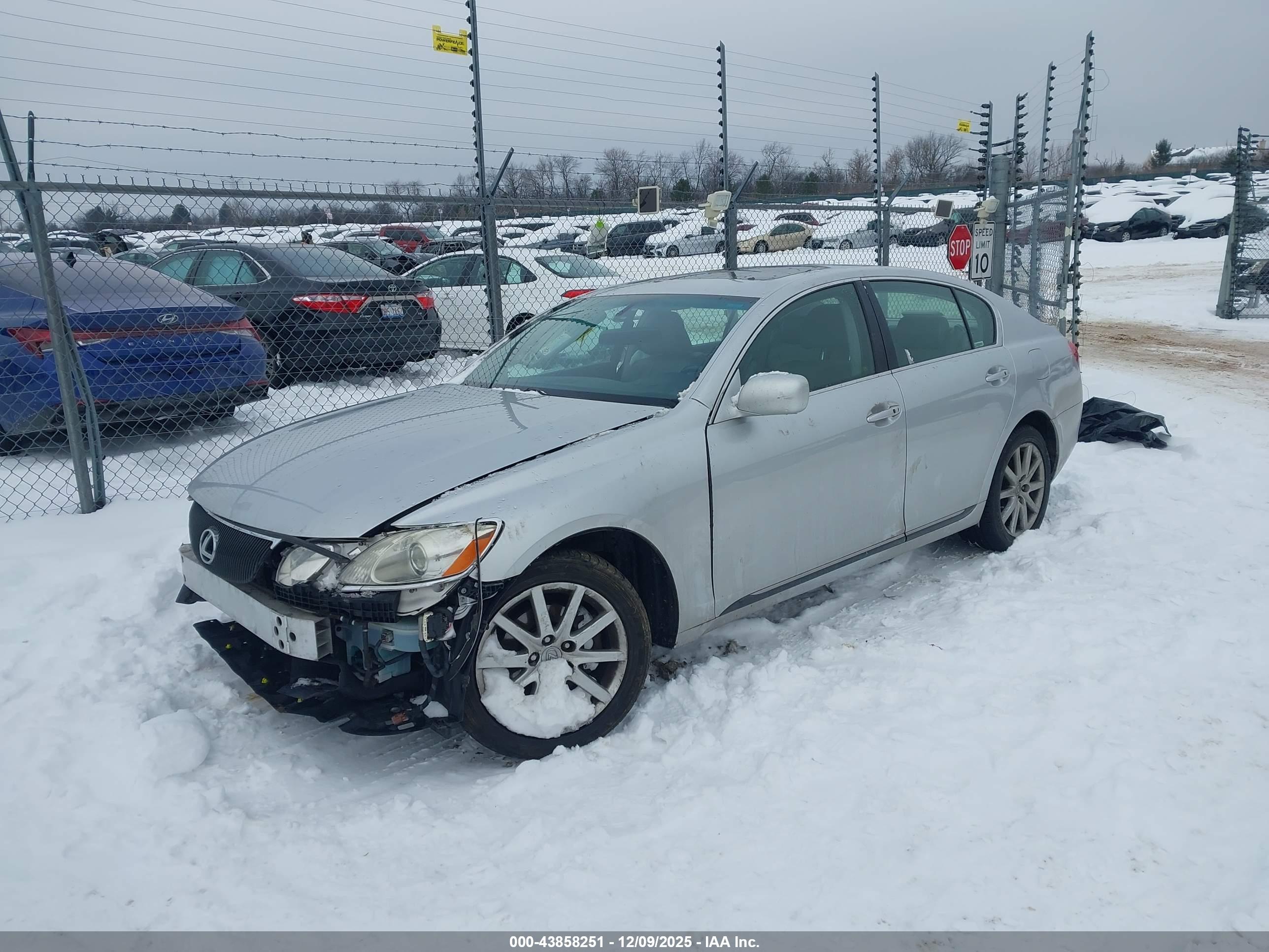 LEXUS GS image 2