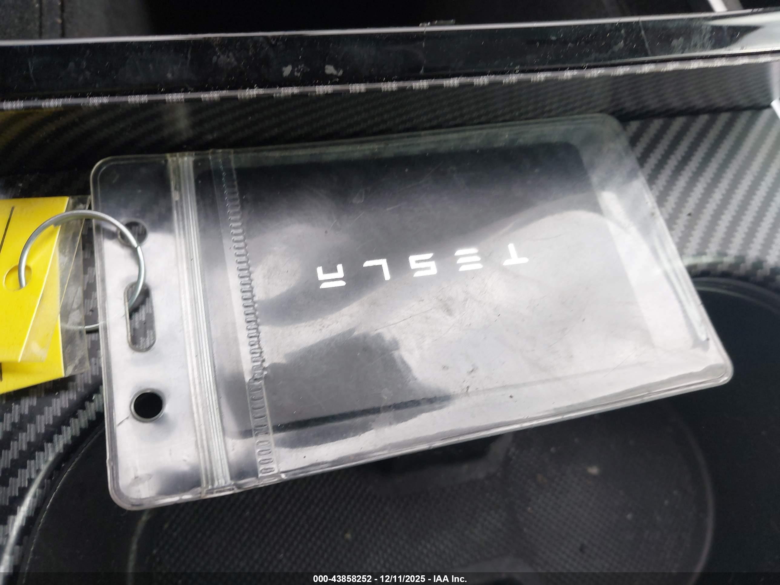 TESLA MODEL image 11