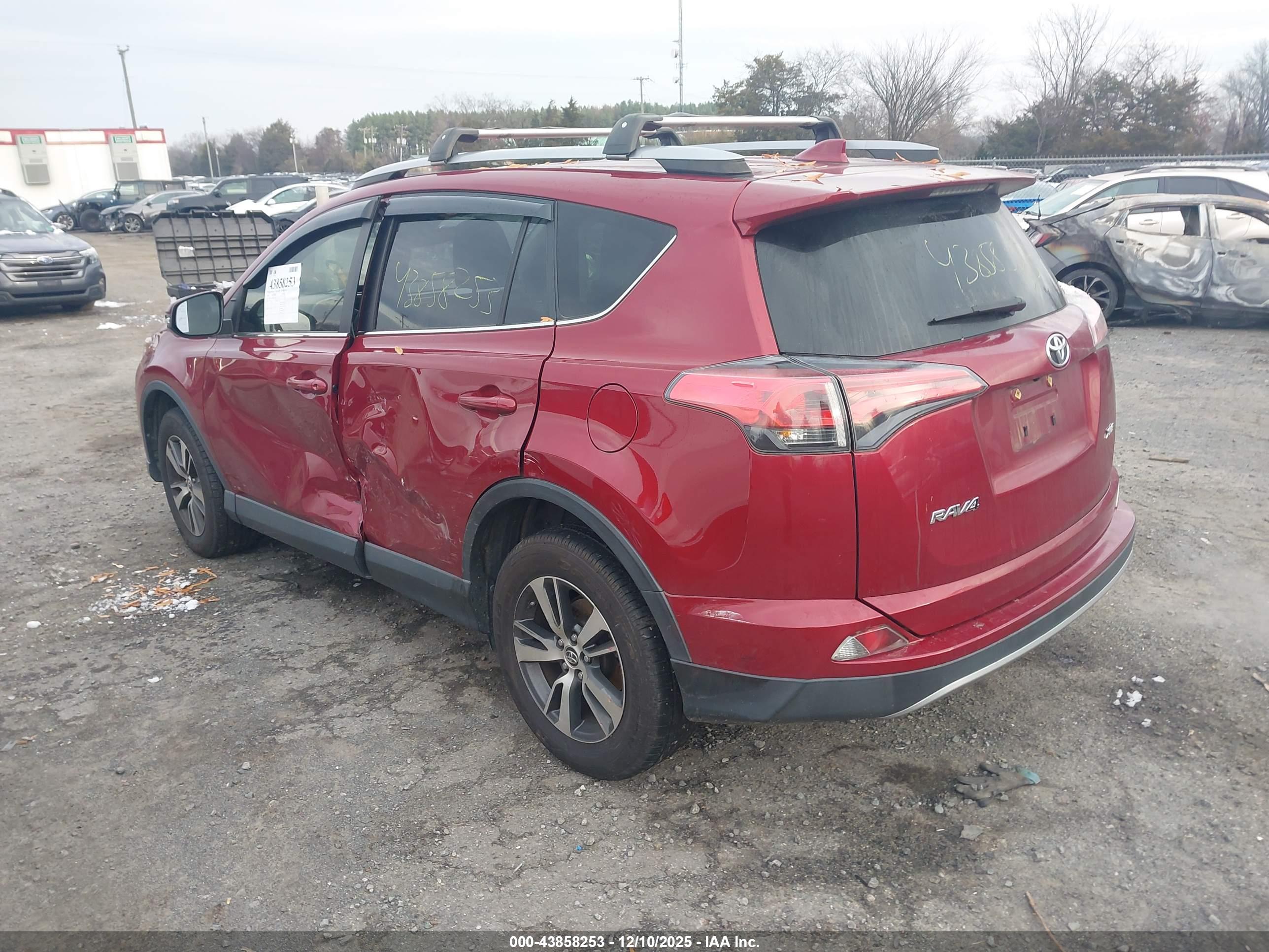 TOYOTA RAV4 image 3