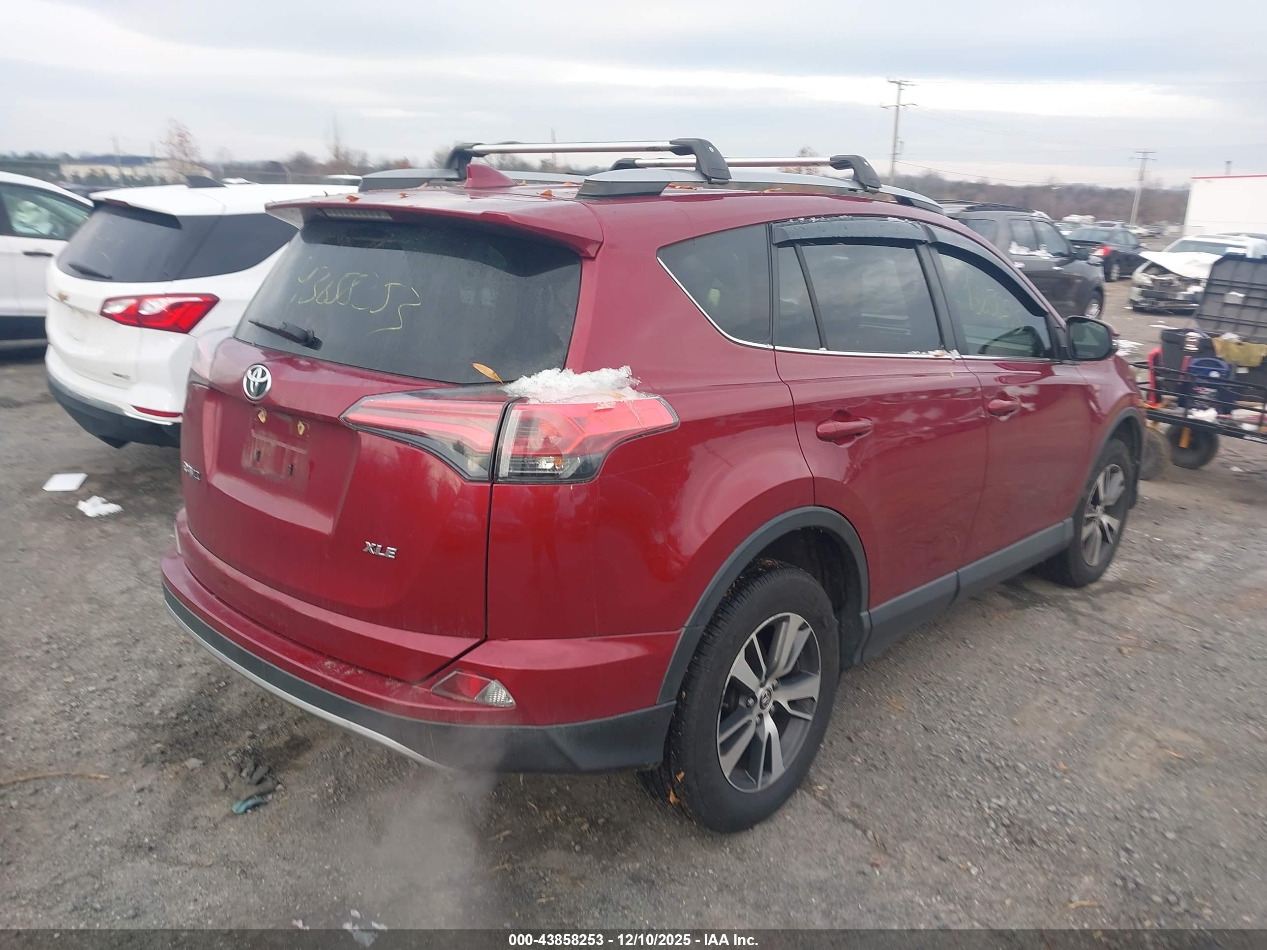 TOYOTA RAV4 image 4