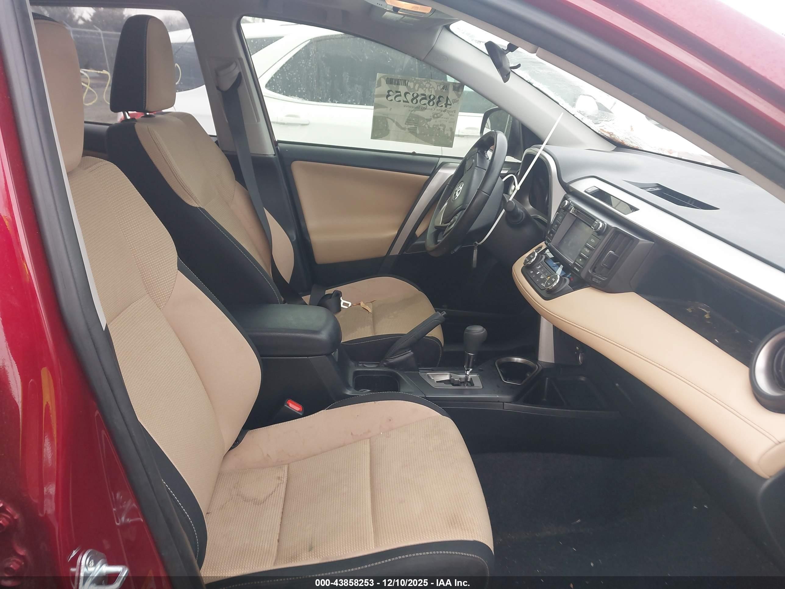 TOYOTA RAV4 image 5