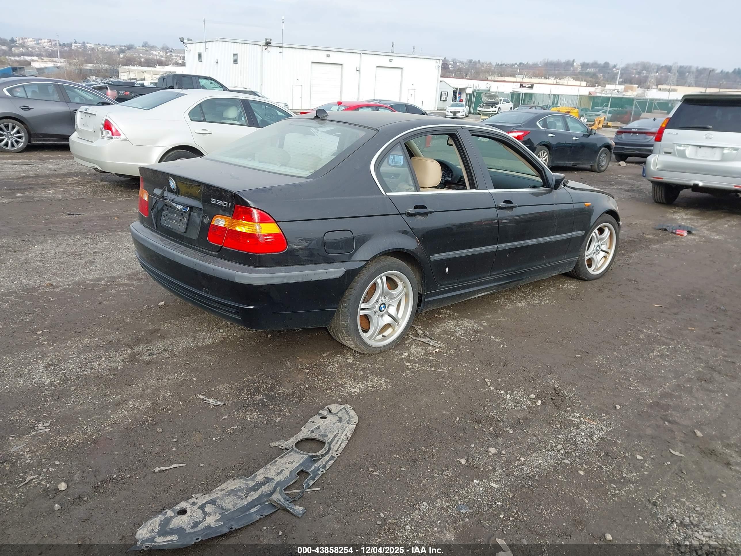 BMW 330I image 4