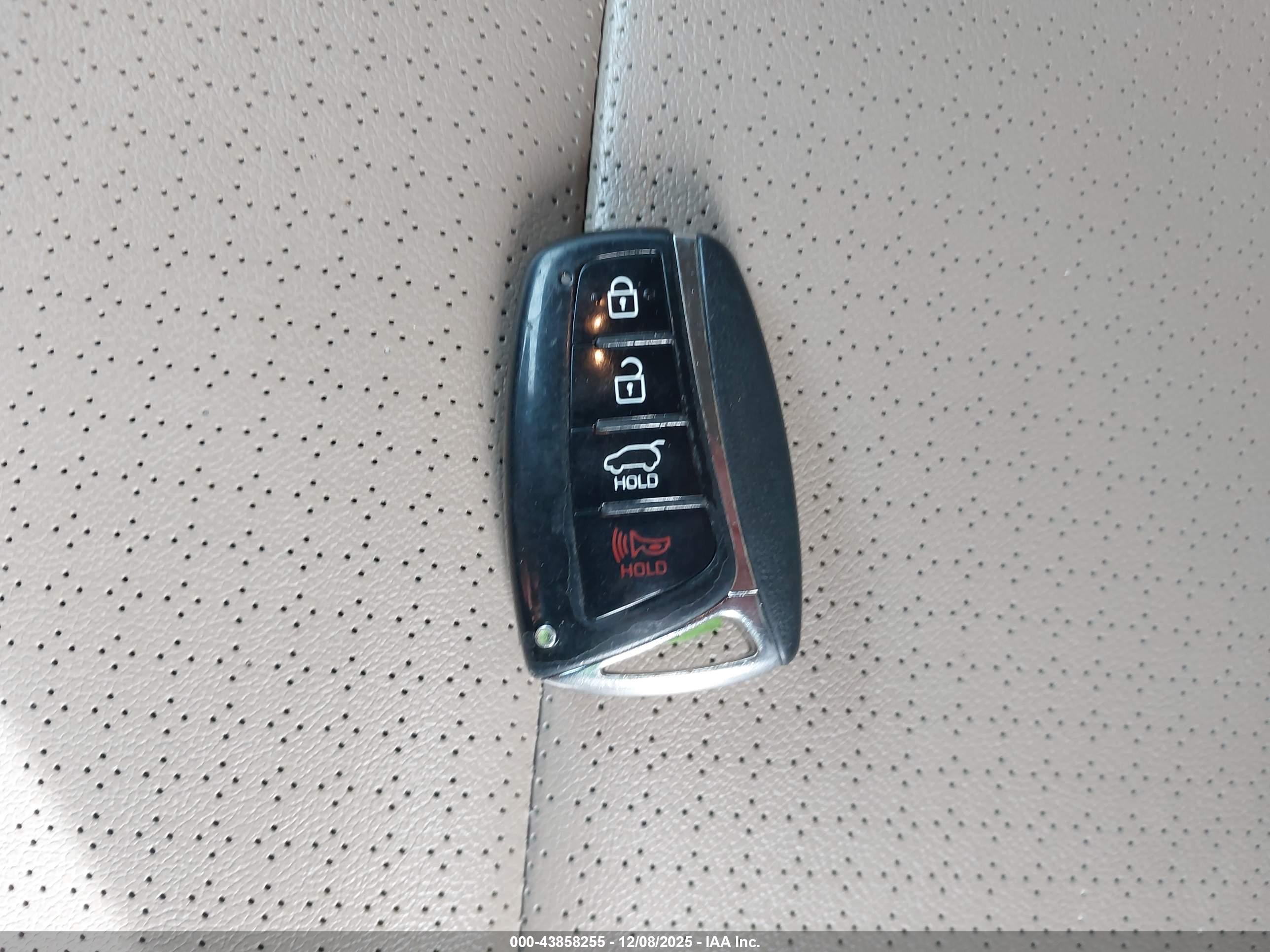 HYUNDAI SANTA image 11