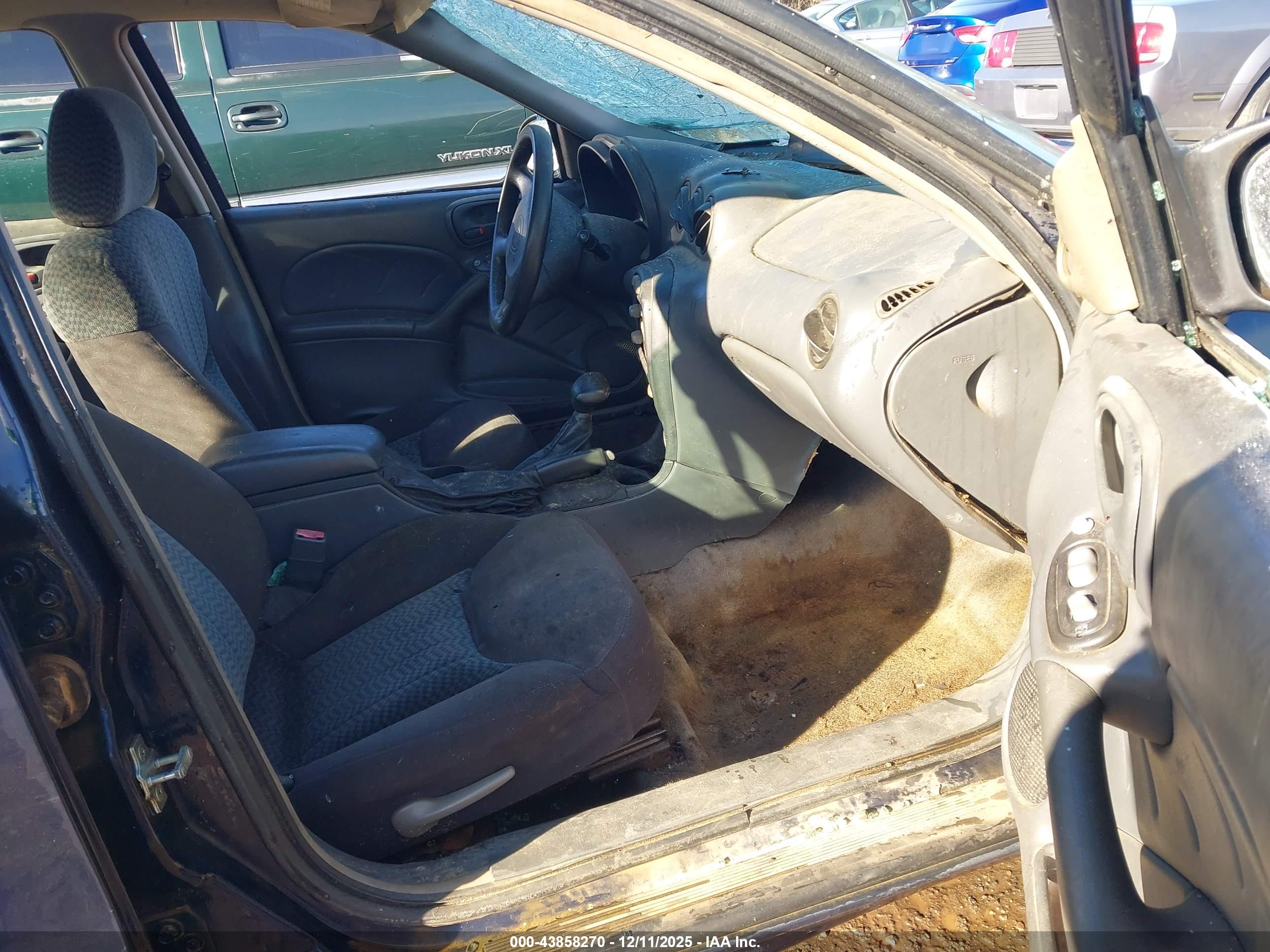 PONTIAC GRAND image 5