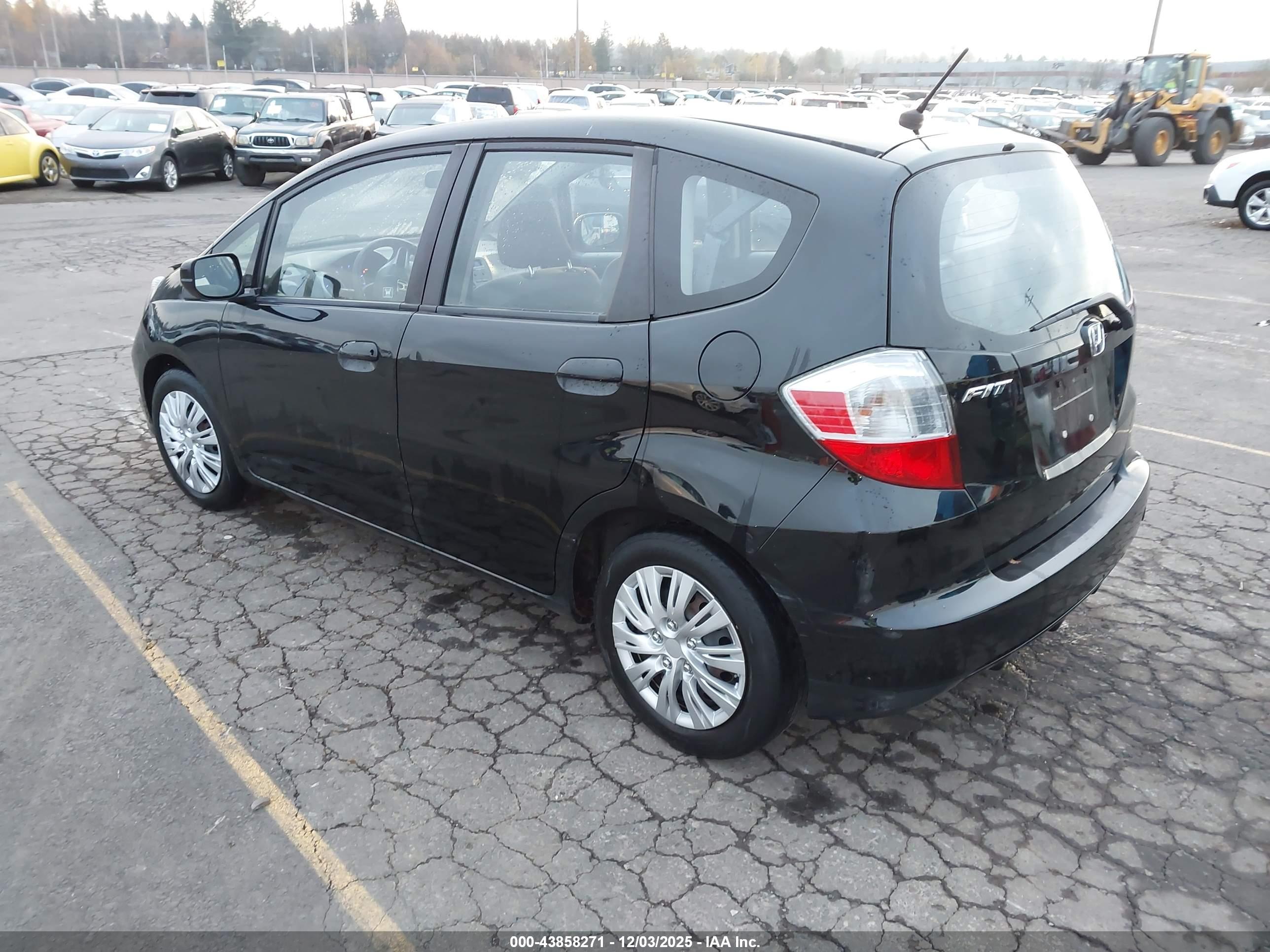 HONDA FIT image 3