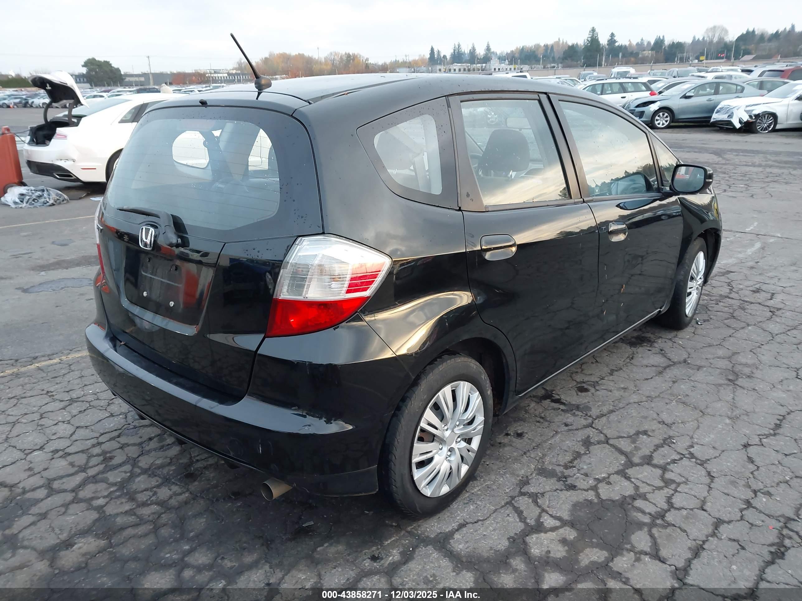 HONDA FIT image 4