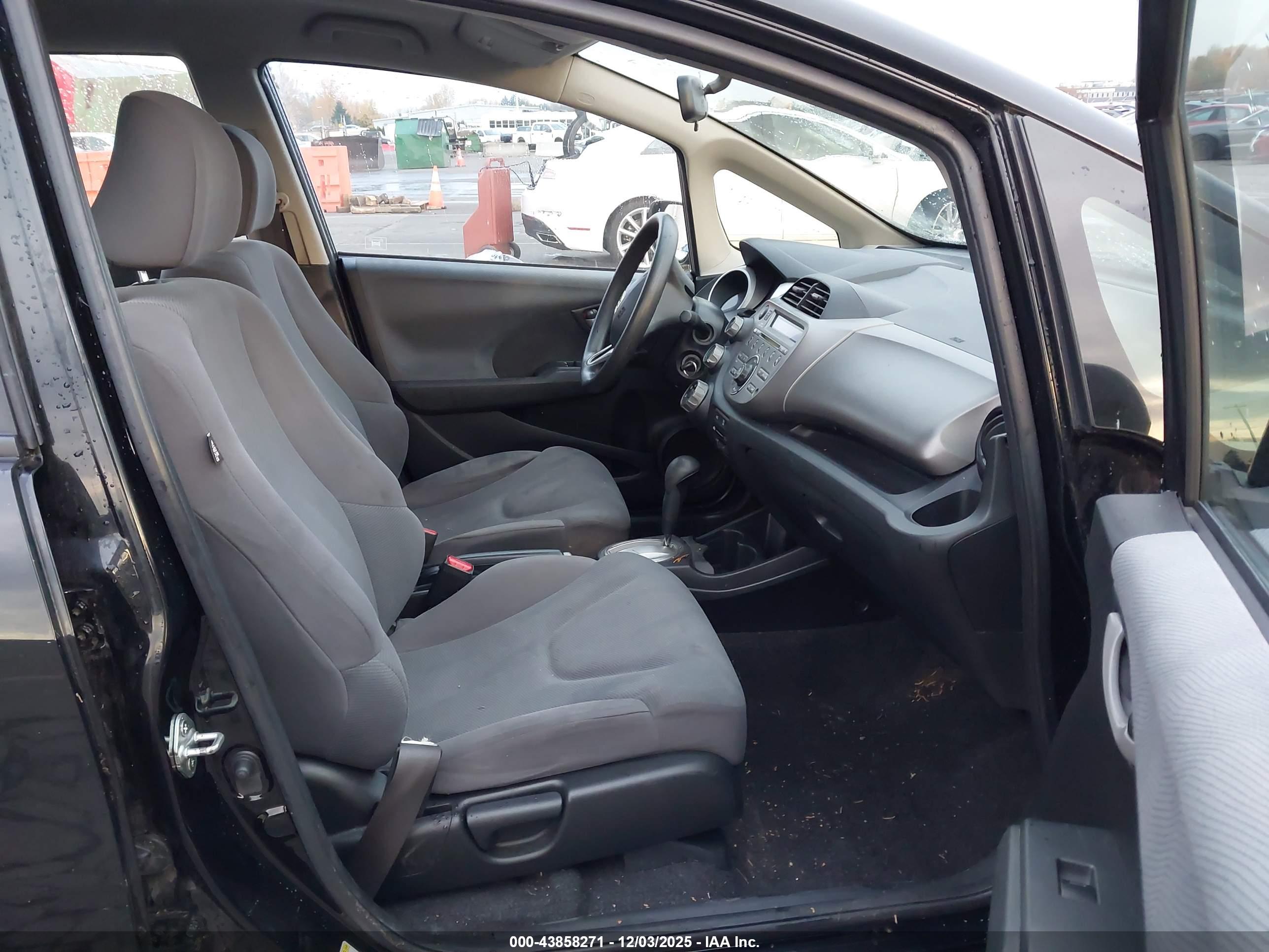 HONDA FIT image 5