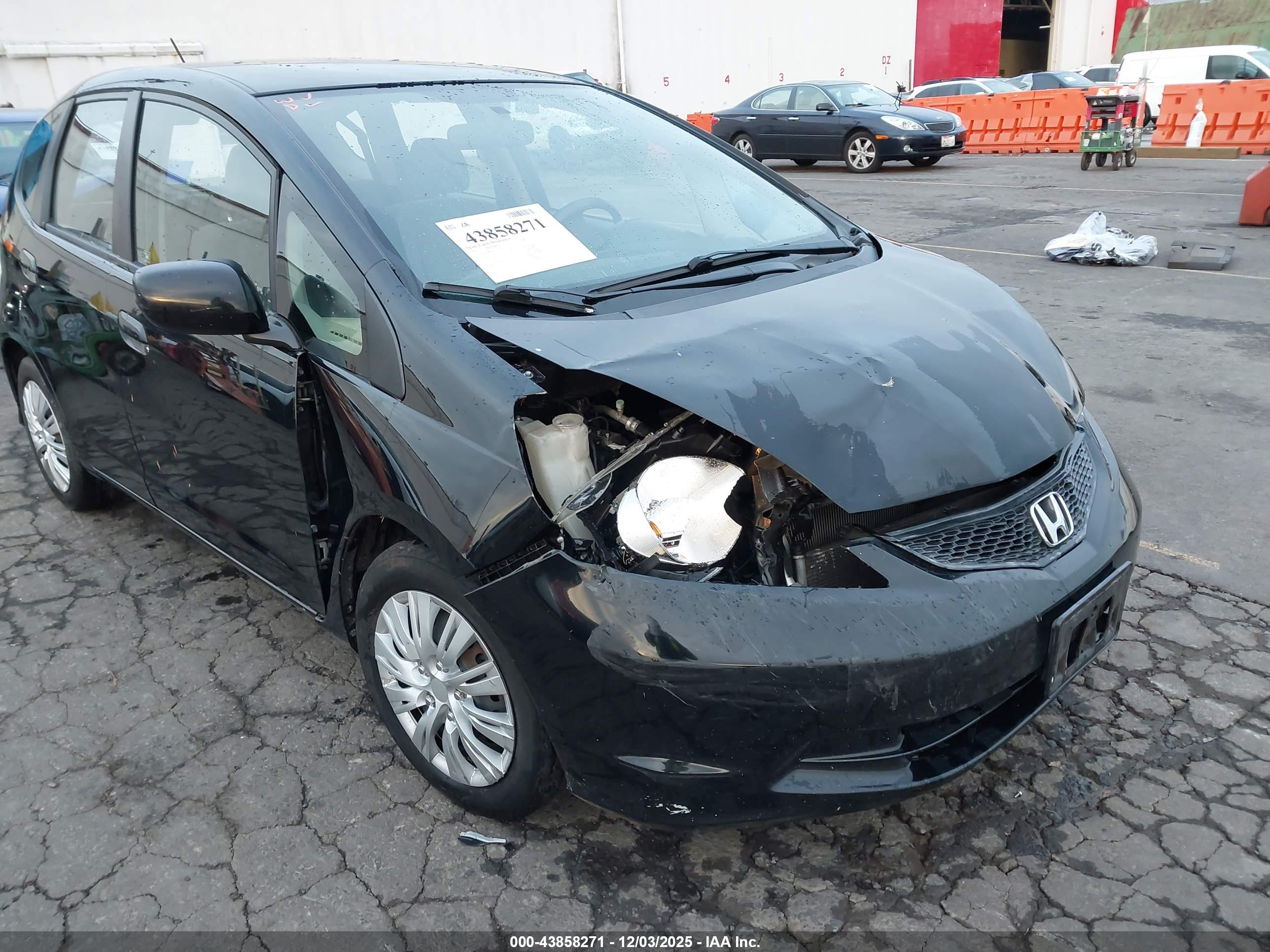 HONDA FIT image 6