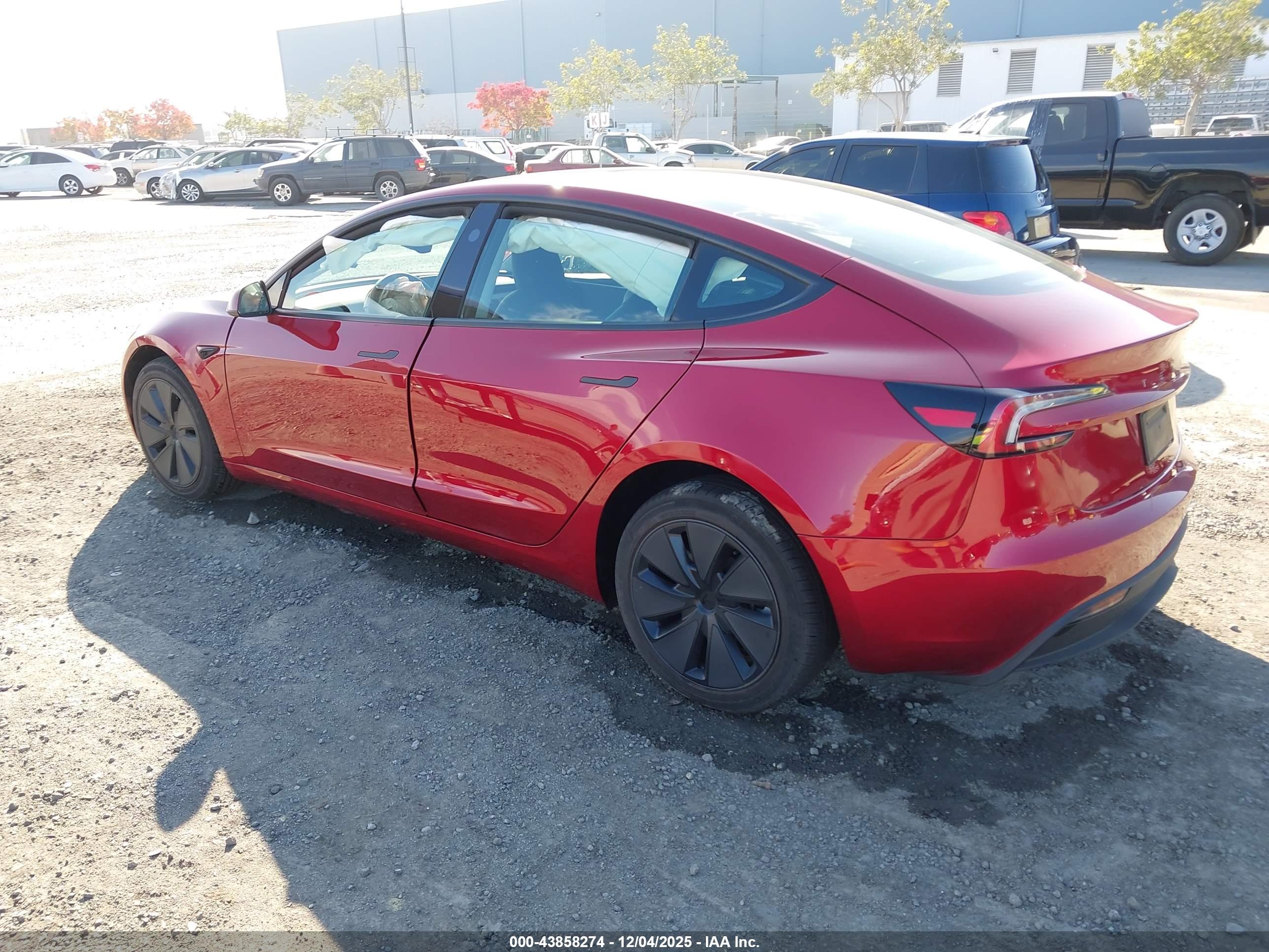 TESLA MODEL image 3