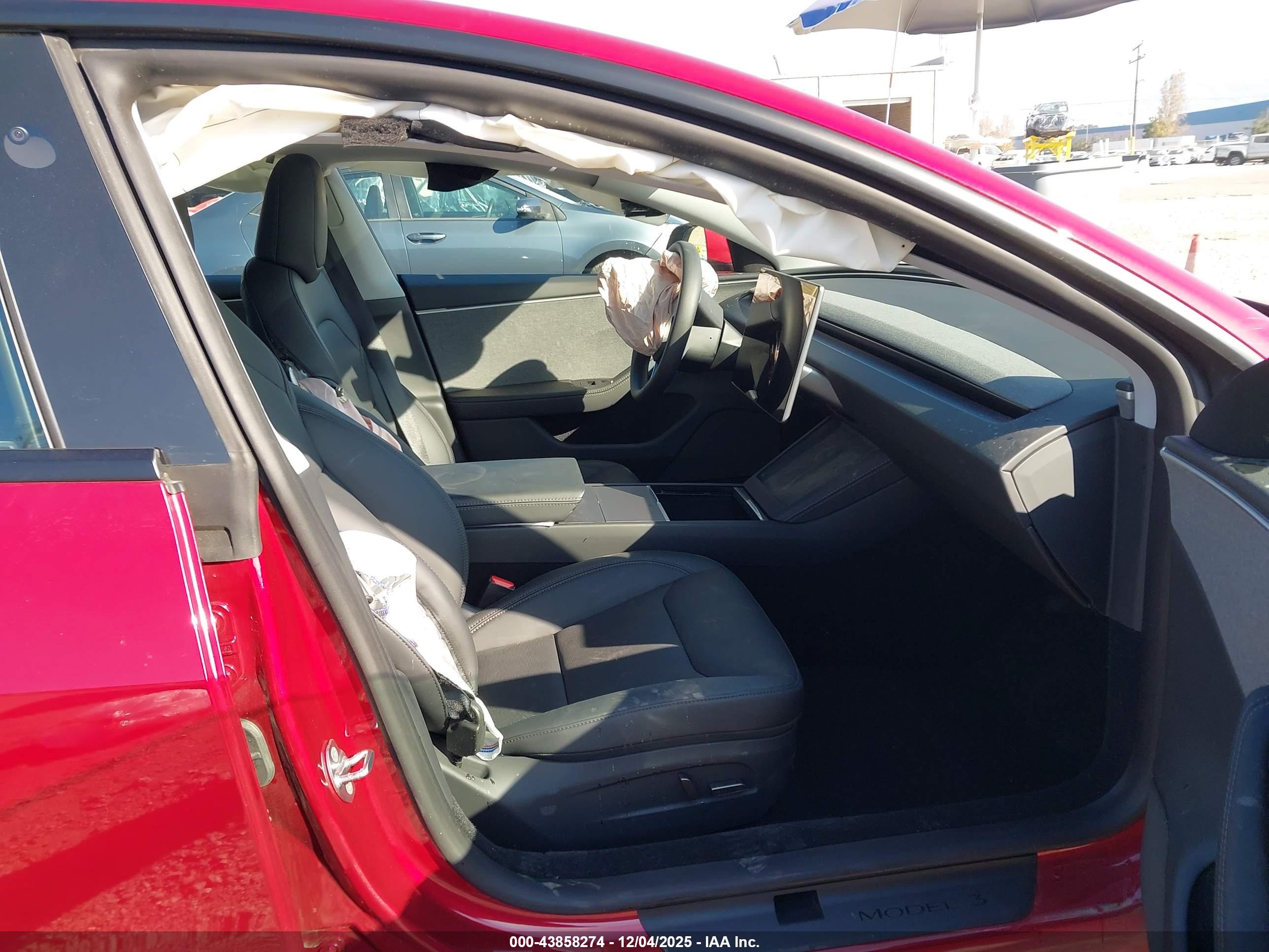 TESLA MODEL image 5