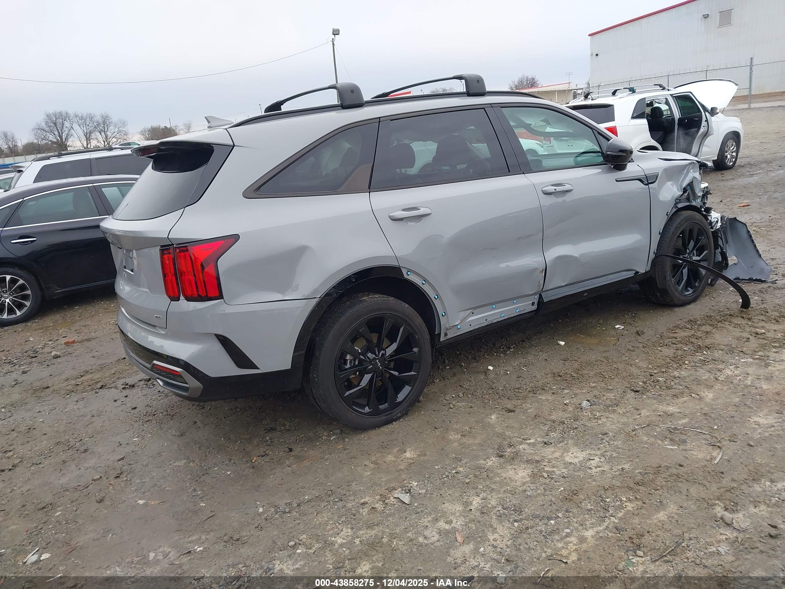 KIA SORENTO image 4