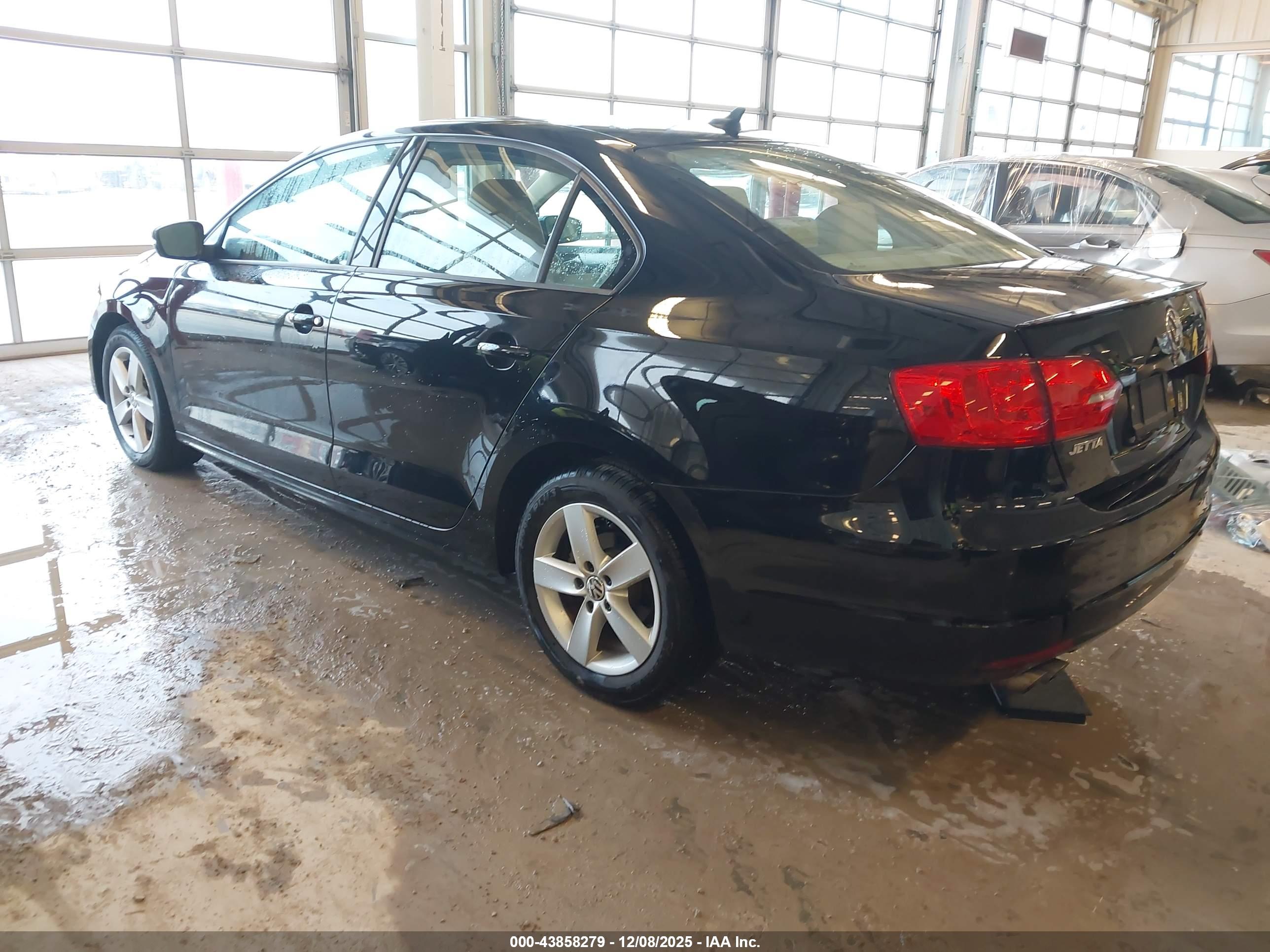 VOLKSWAGEN JETTA image 3