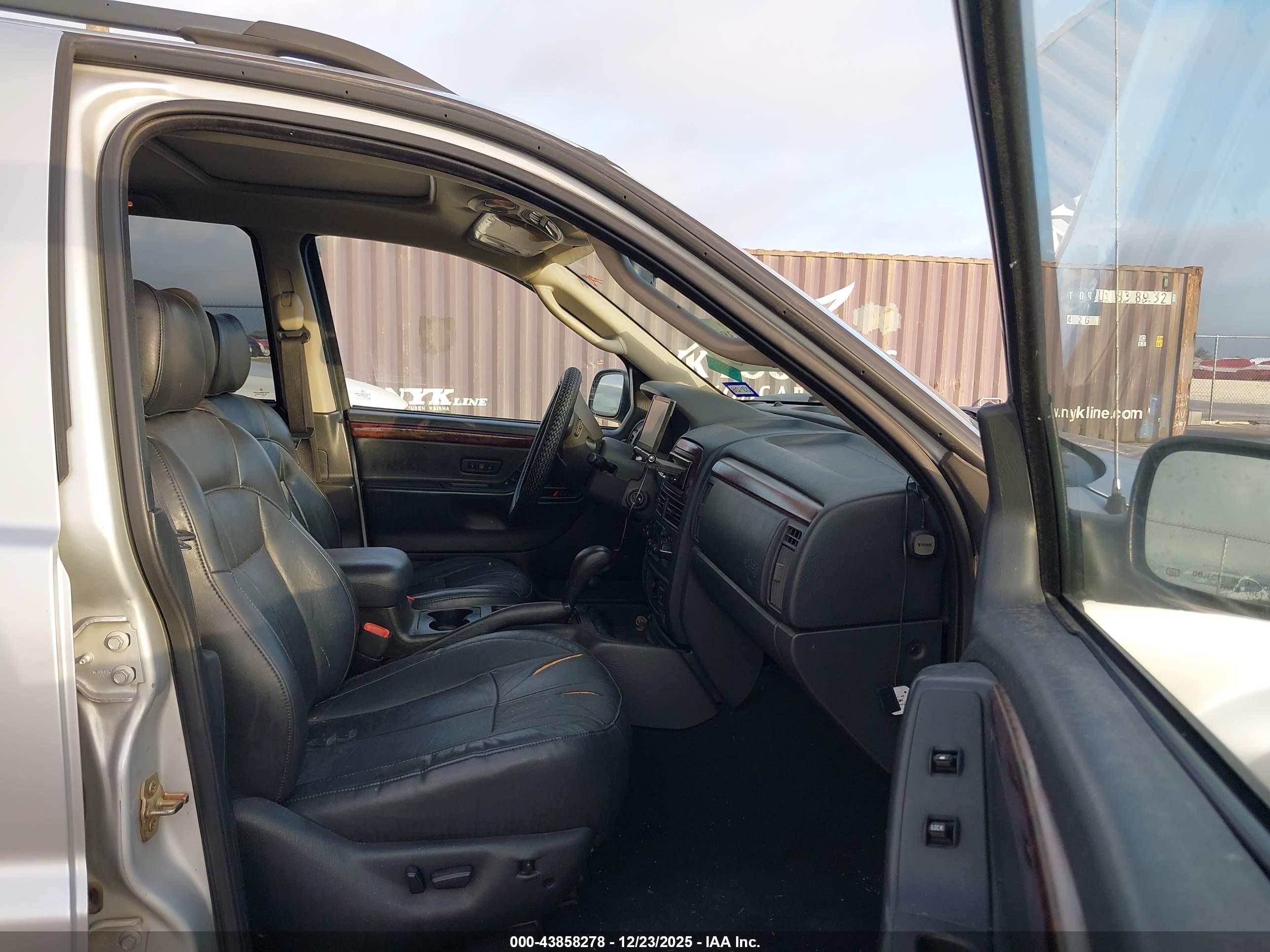 JEEP GRAND image 5