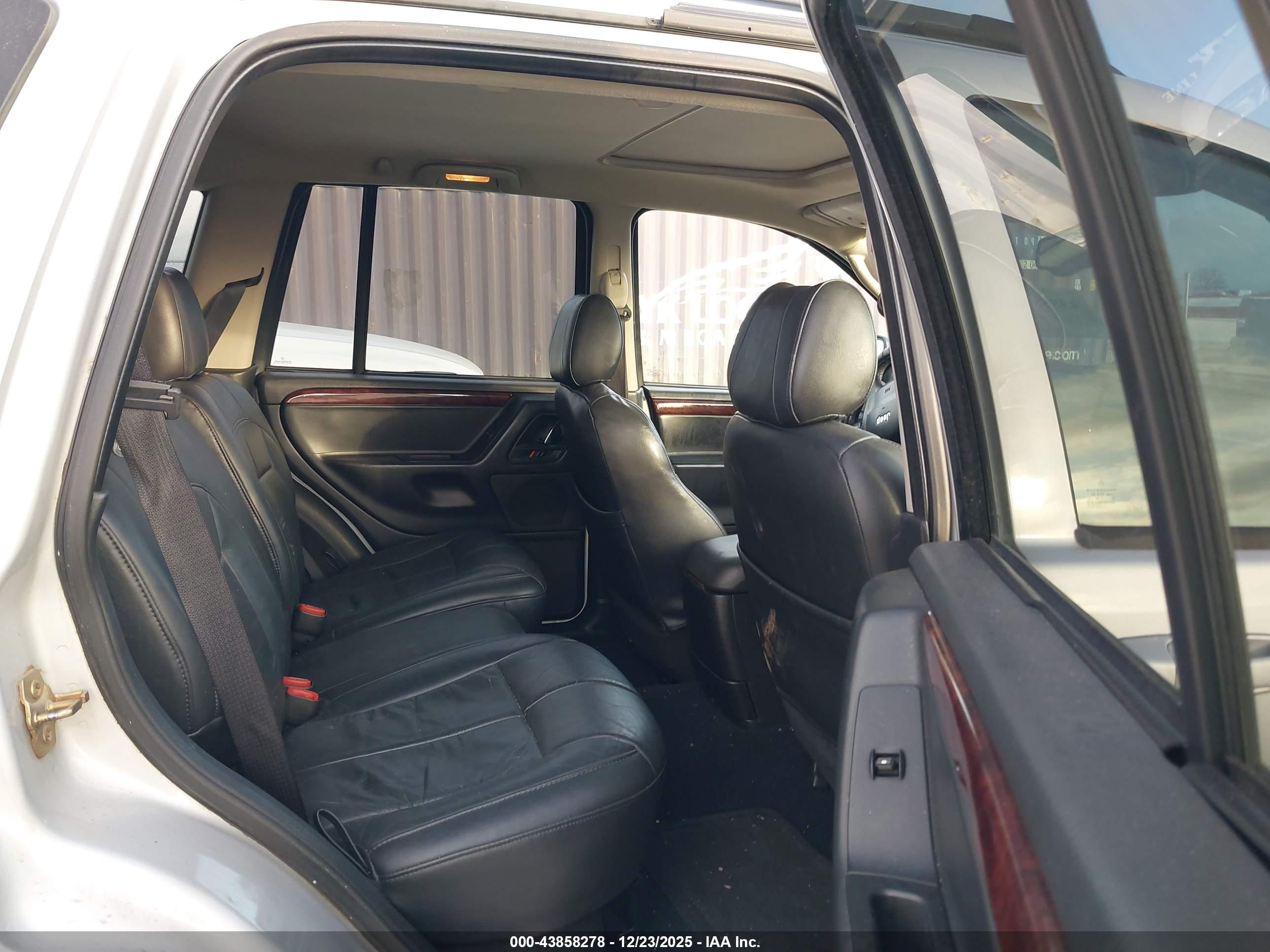 JEEP GRAND image 8