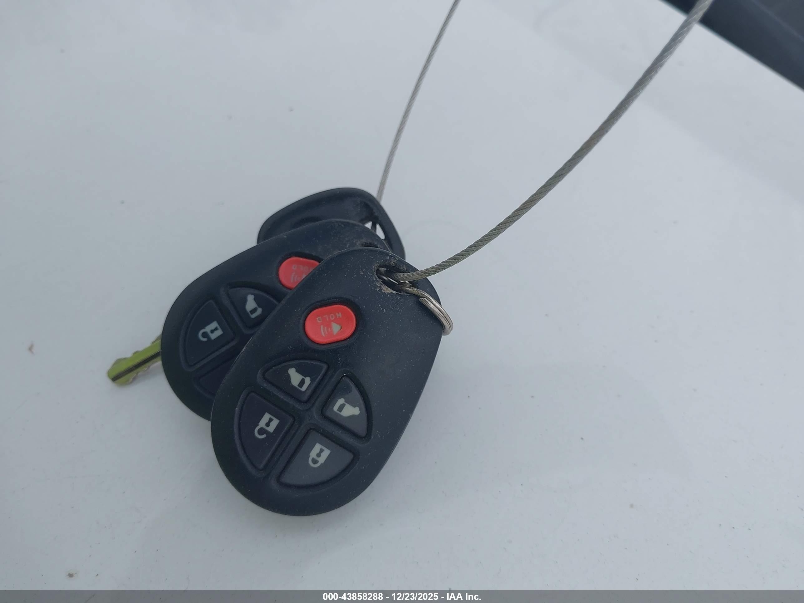 TOYOTA SIENNA image 11
