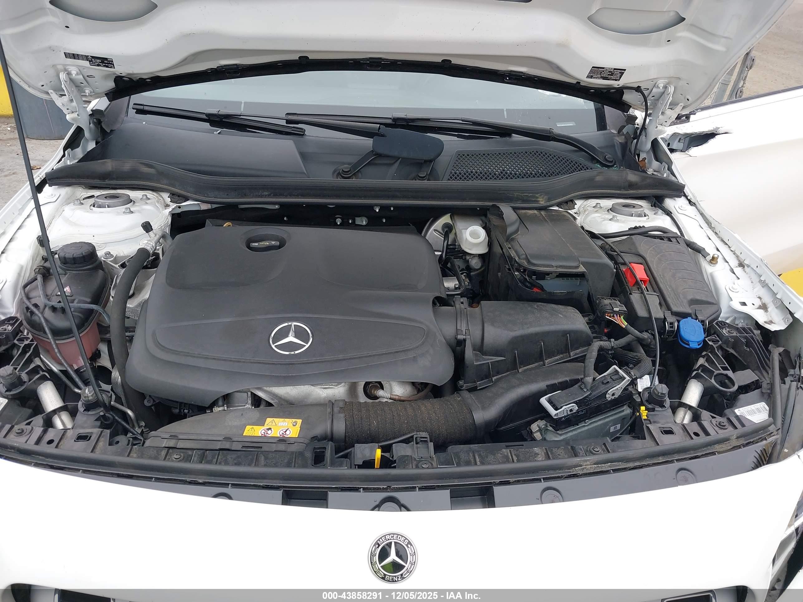 MERCEDES-BENZ GLA image 10