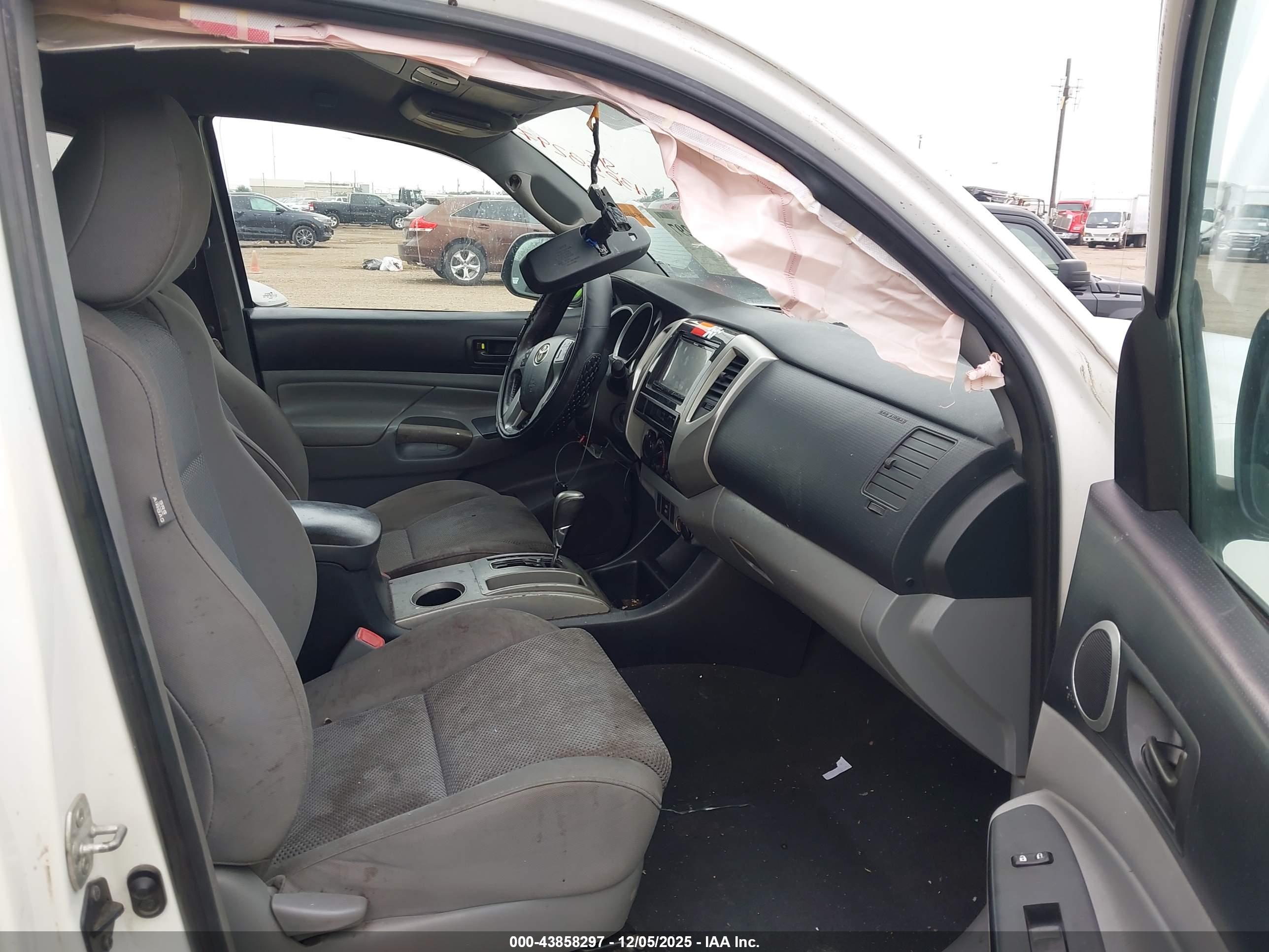 TOYOTA TACOMA image 5