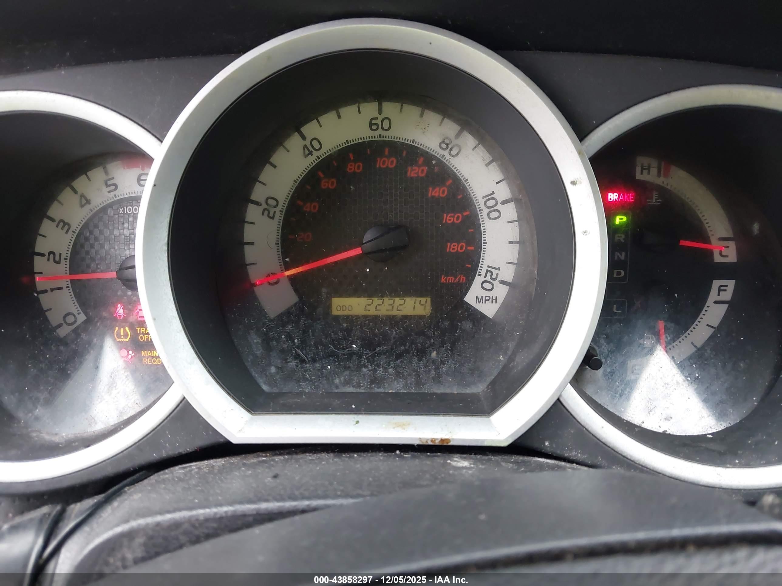 TOYOTA TACOMA image 7
