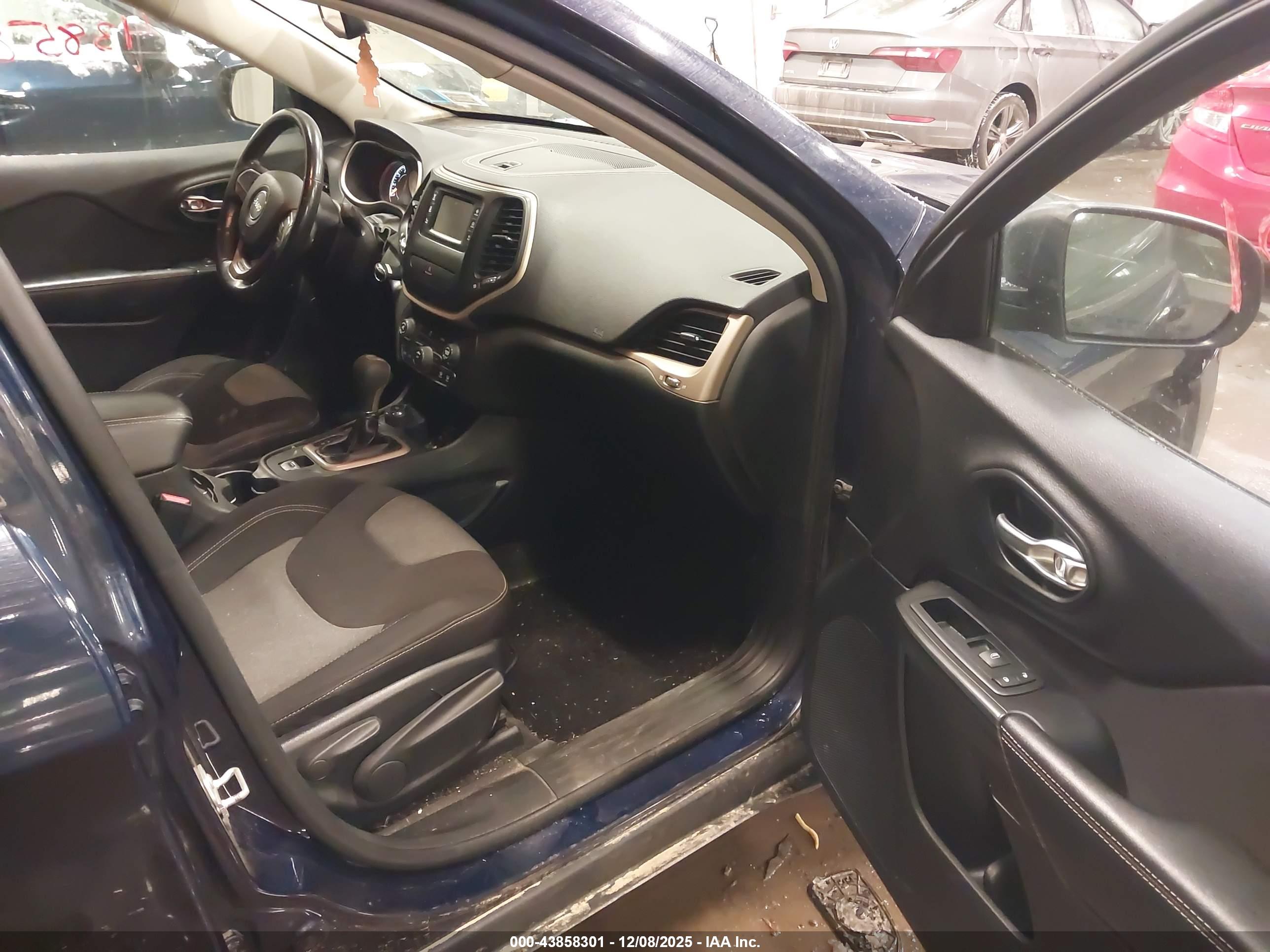JEEP CHEROKEE image 5