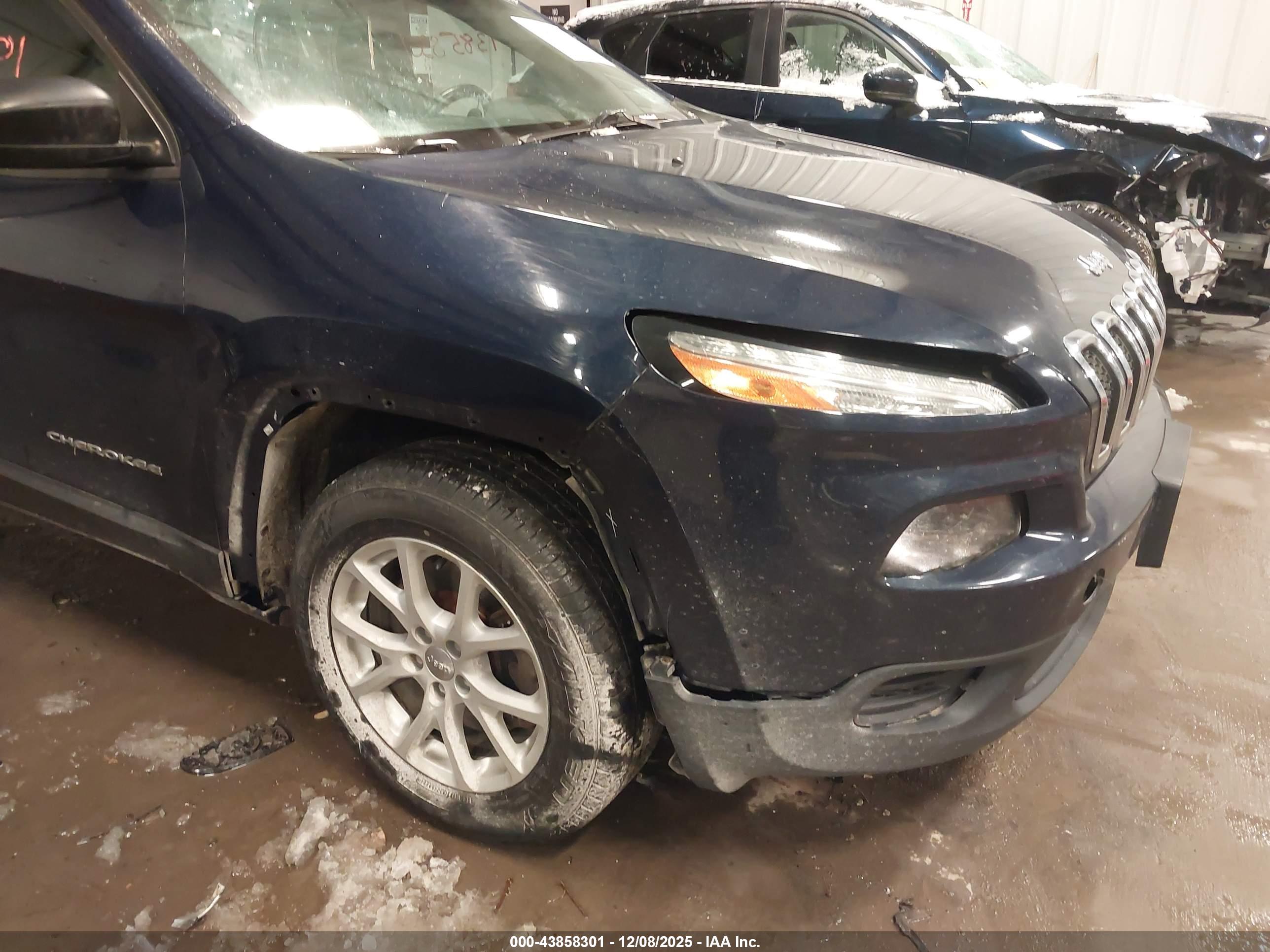 JEEP CHEROKEE image 6