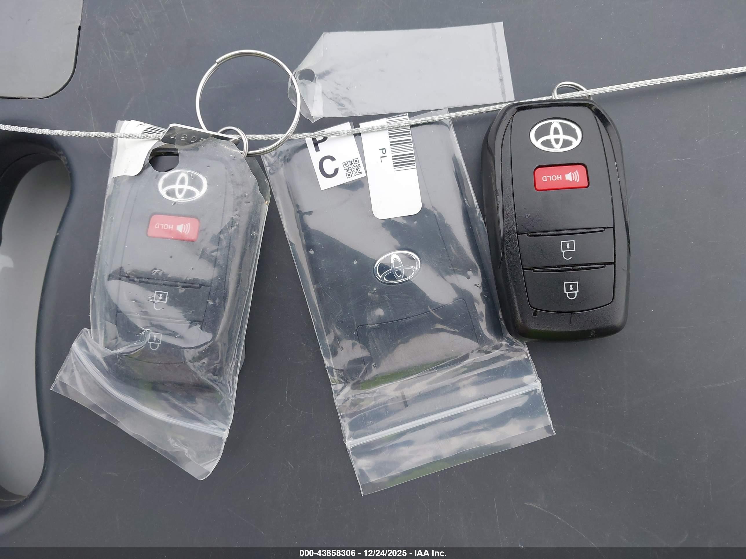 TOYOTA TACOMA image 11