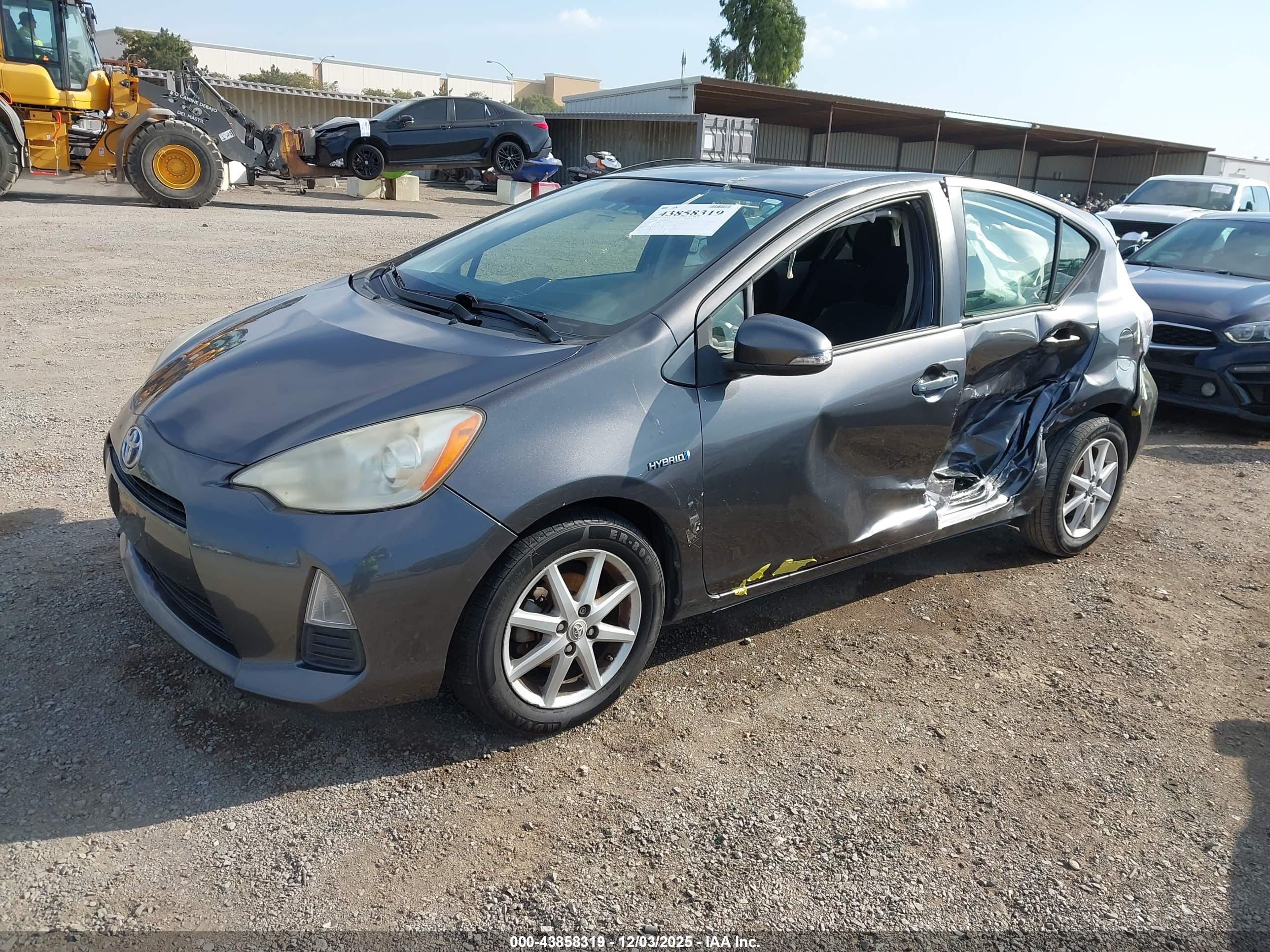 TOYOTA PRIUS image 2