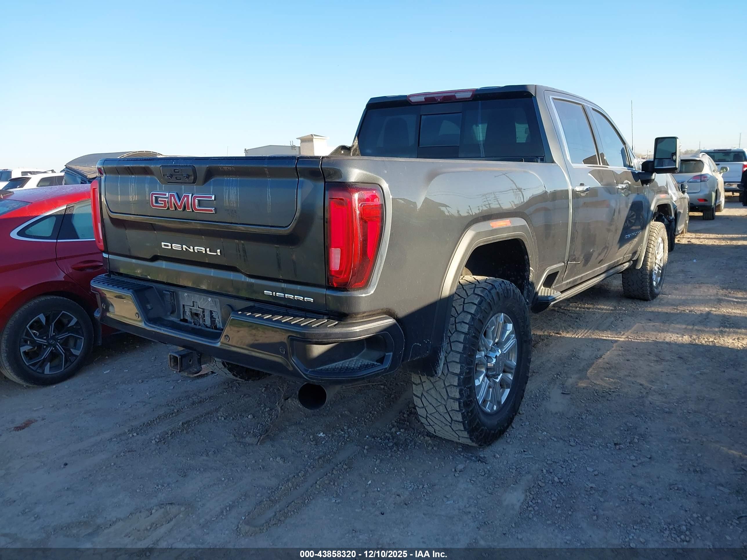 GMC SIERRA image 4
