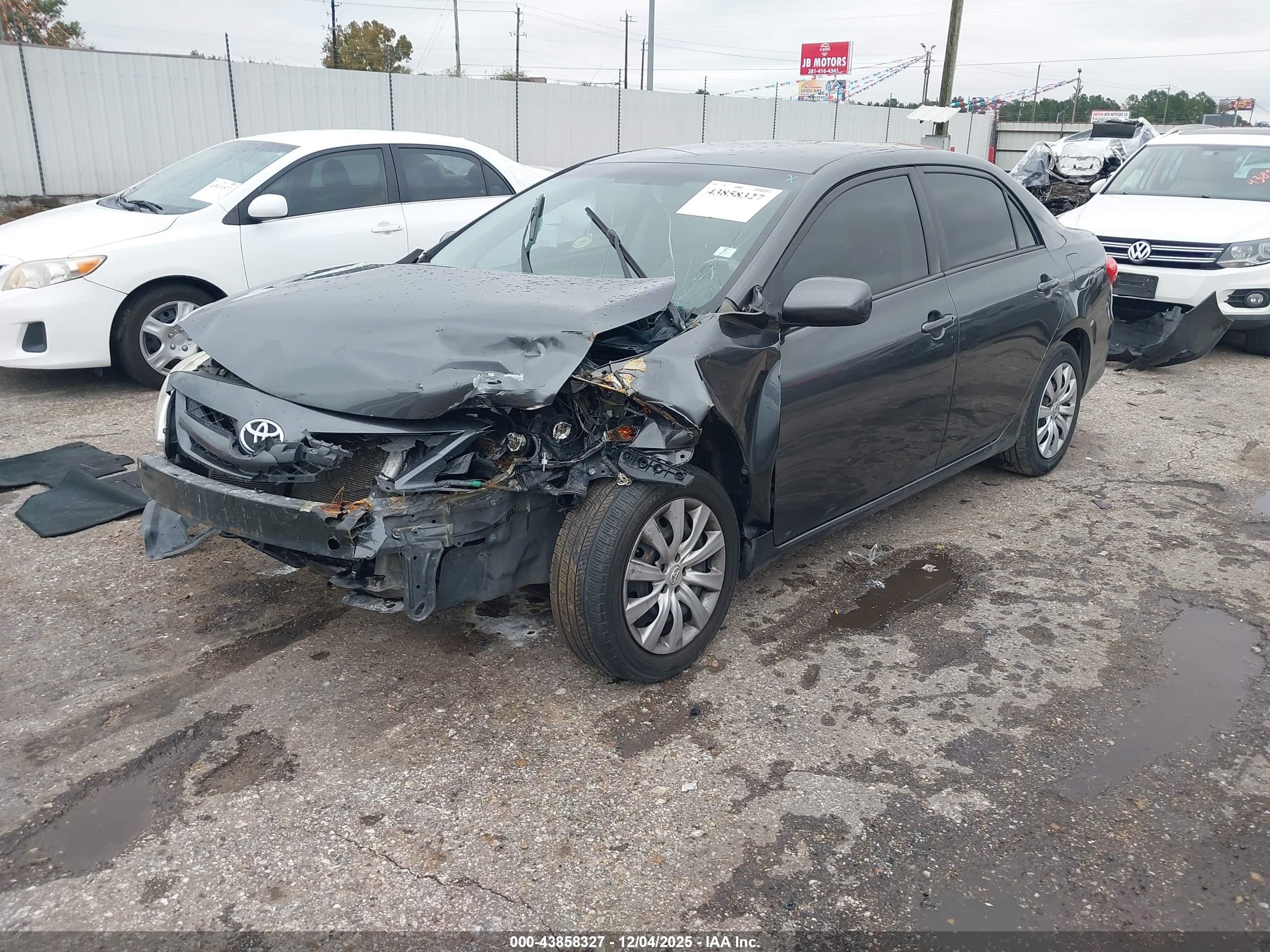 TOYOTA COROLLA image 2