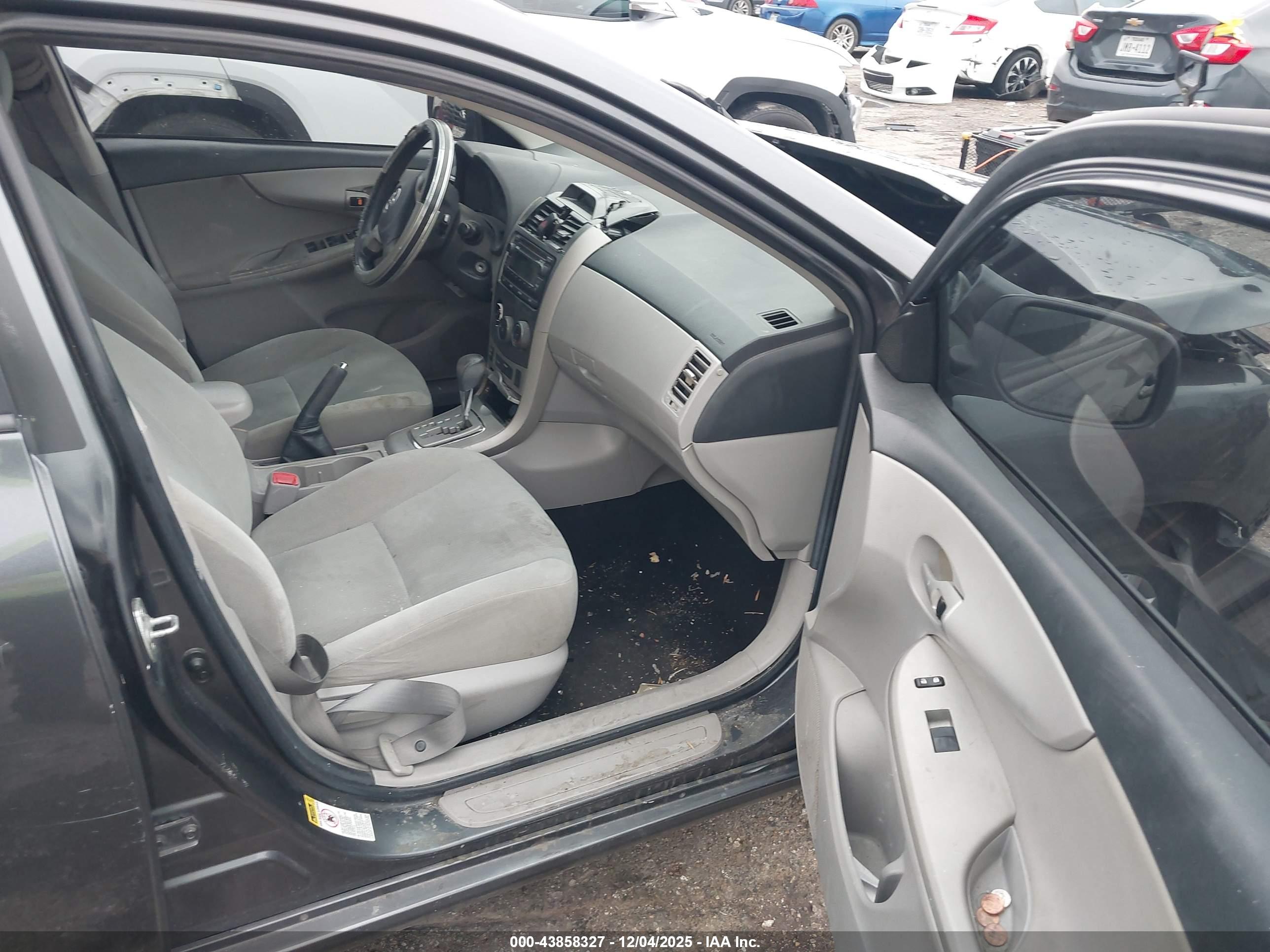 TOYOTA COROLLA image 5