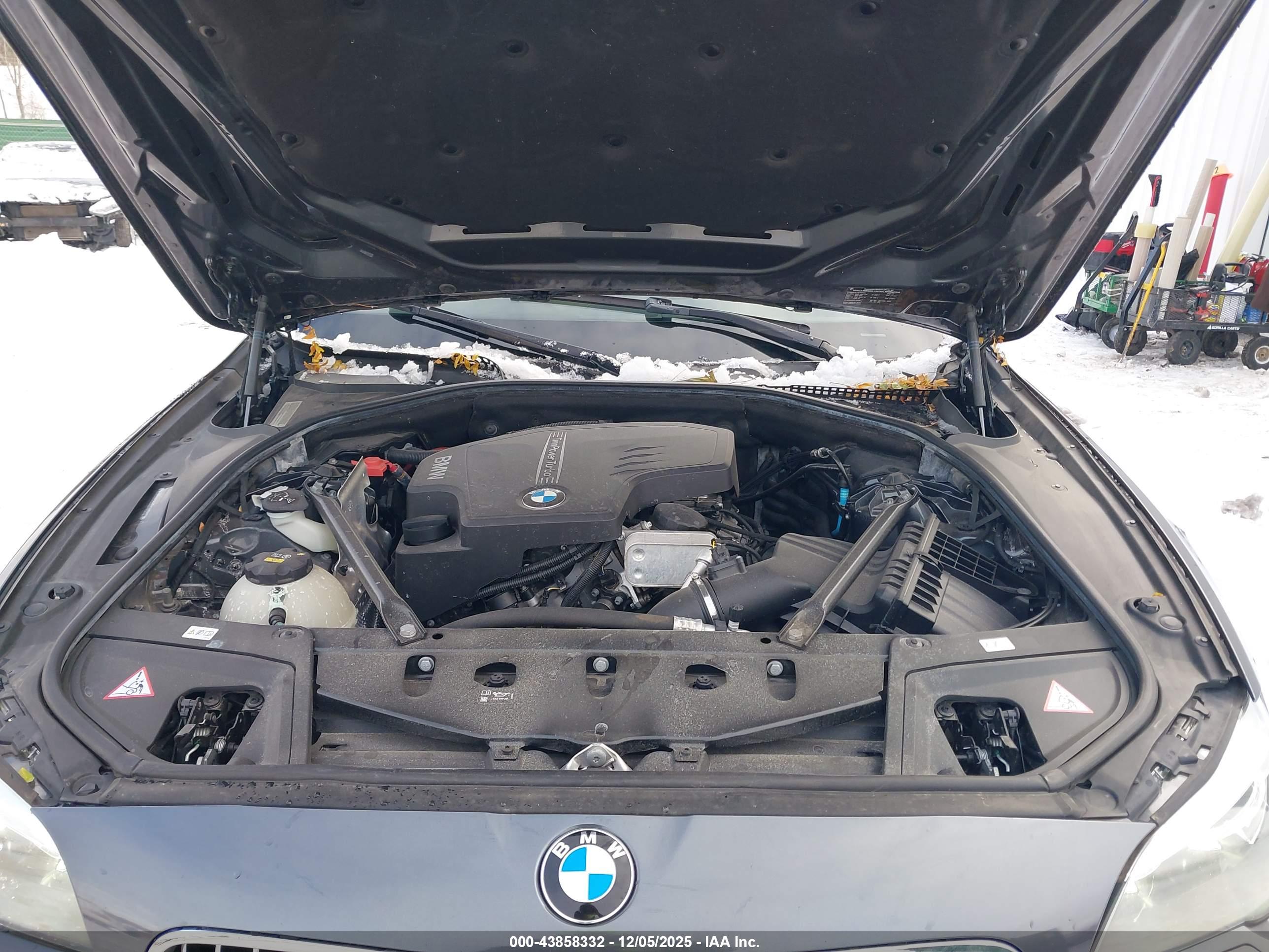 BMW 528I image 10