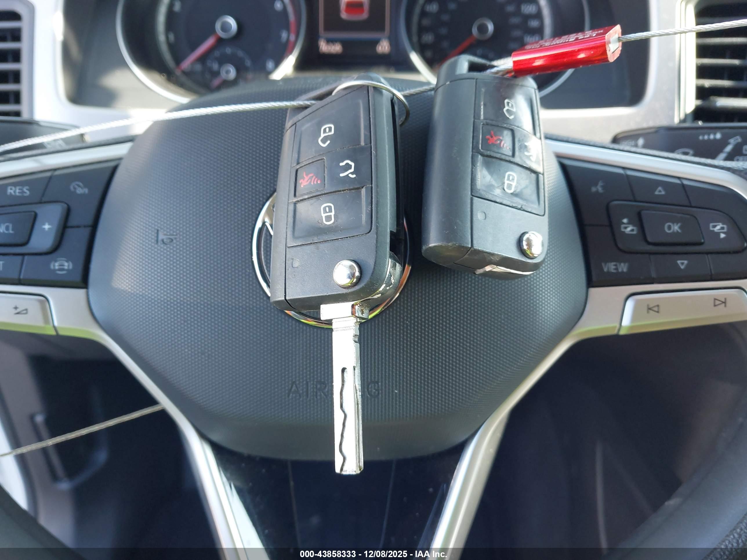 VOLKSWAGEN ATLAS image 11