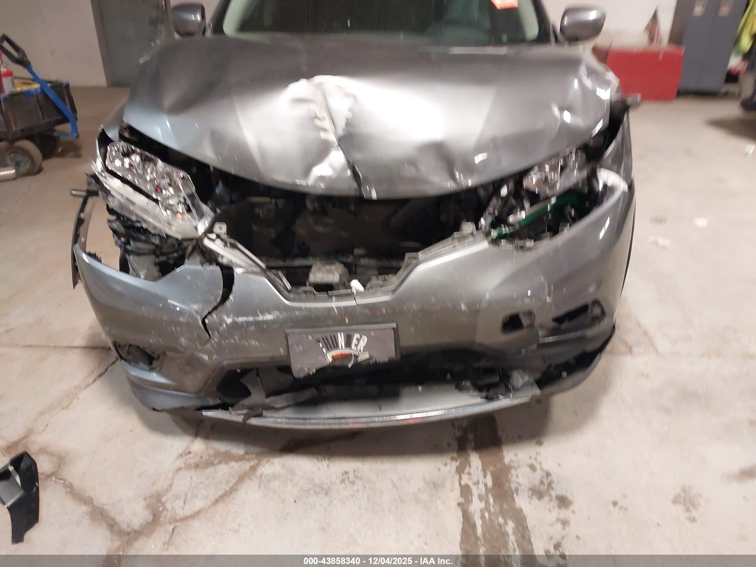 NISSAN ROGUE image 6