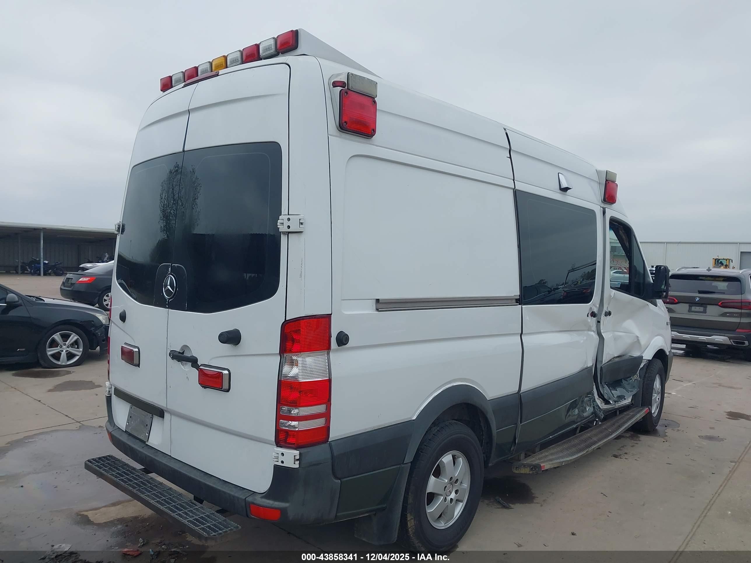 MERCEDES-BENZ SPRINTER image 4