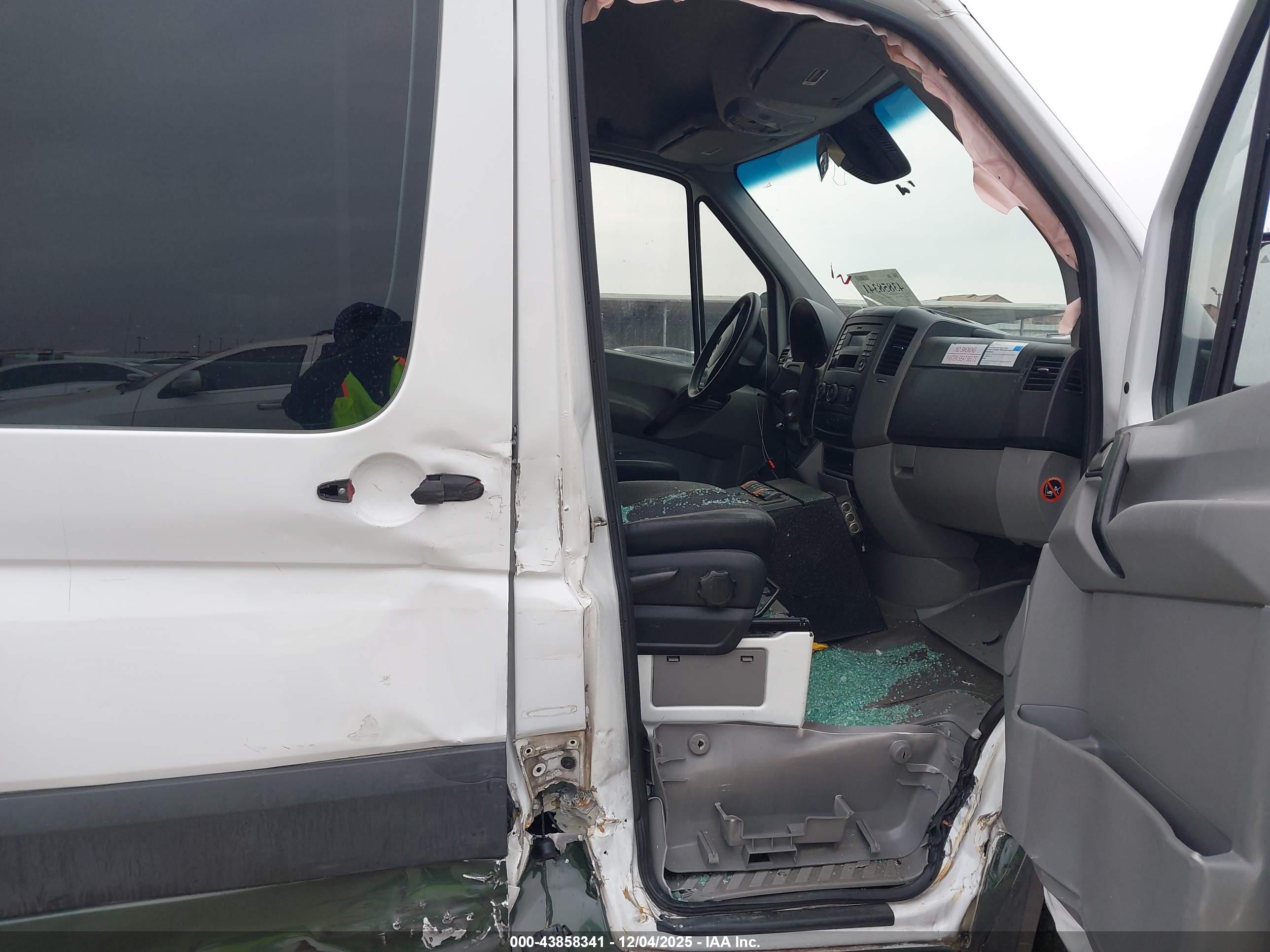 MERCEDES-BENZ SPRINTER image 5